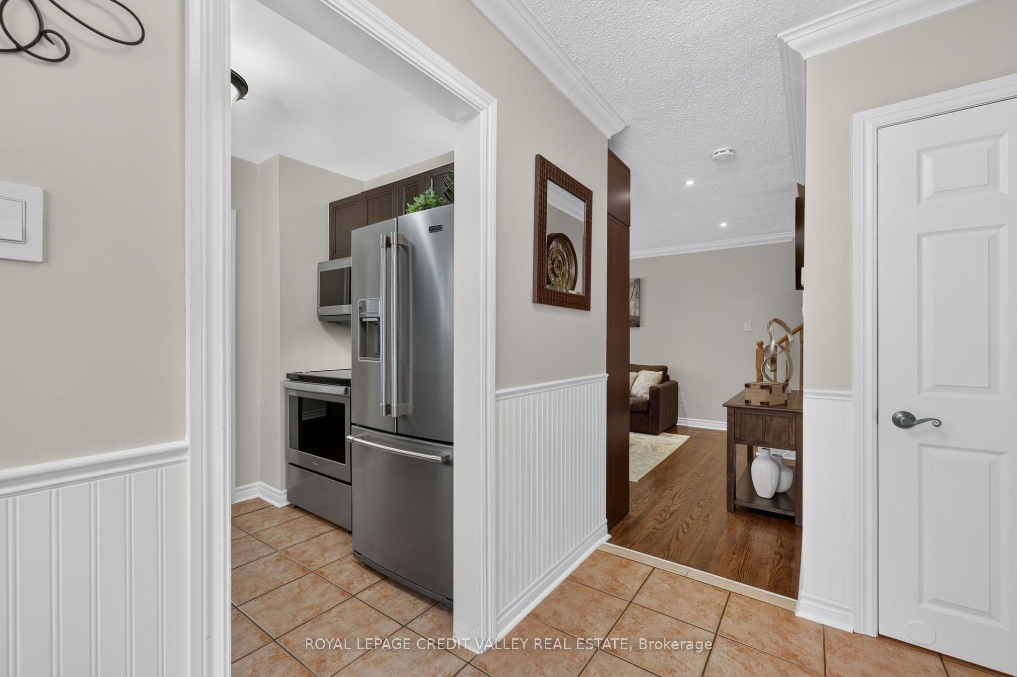 184 Town House Crescent 184 Property Photo 7
