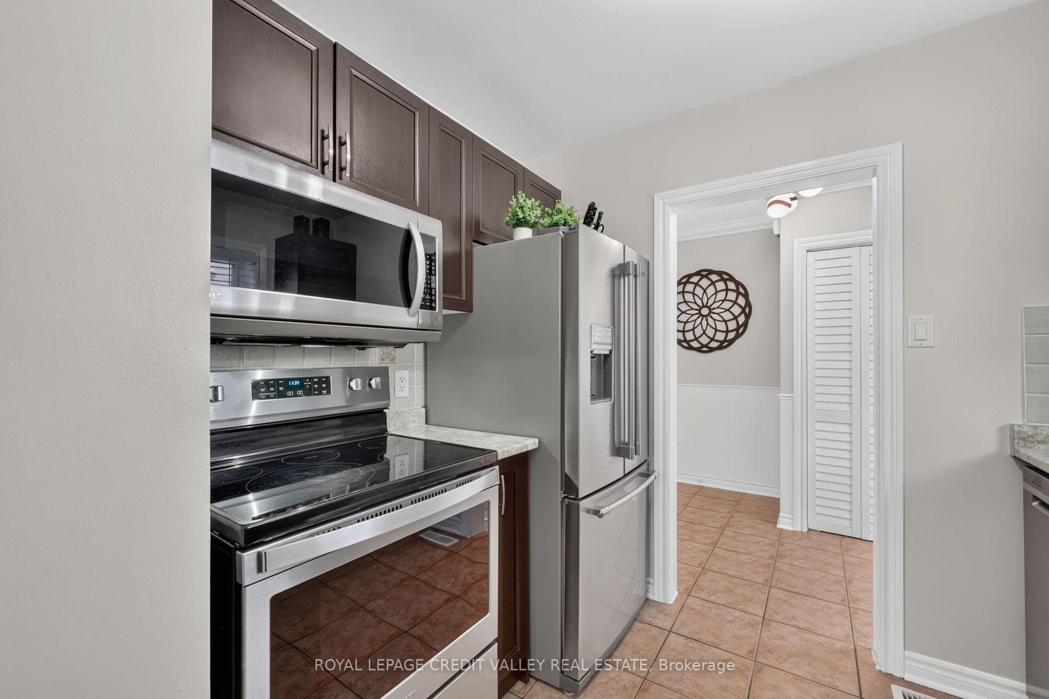 184 Town House Crescent 184 Property Photo 9