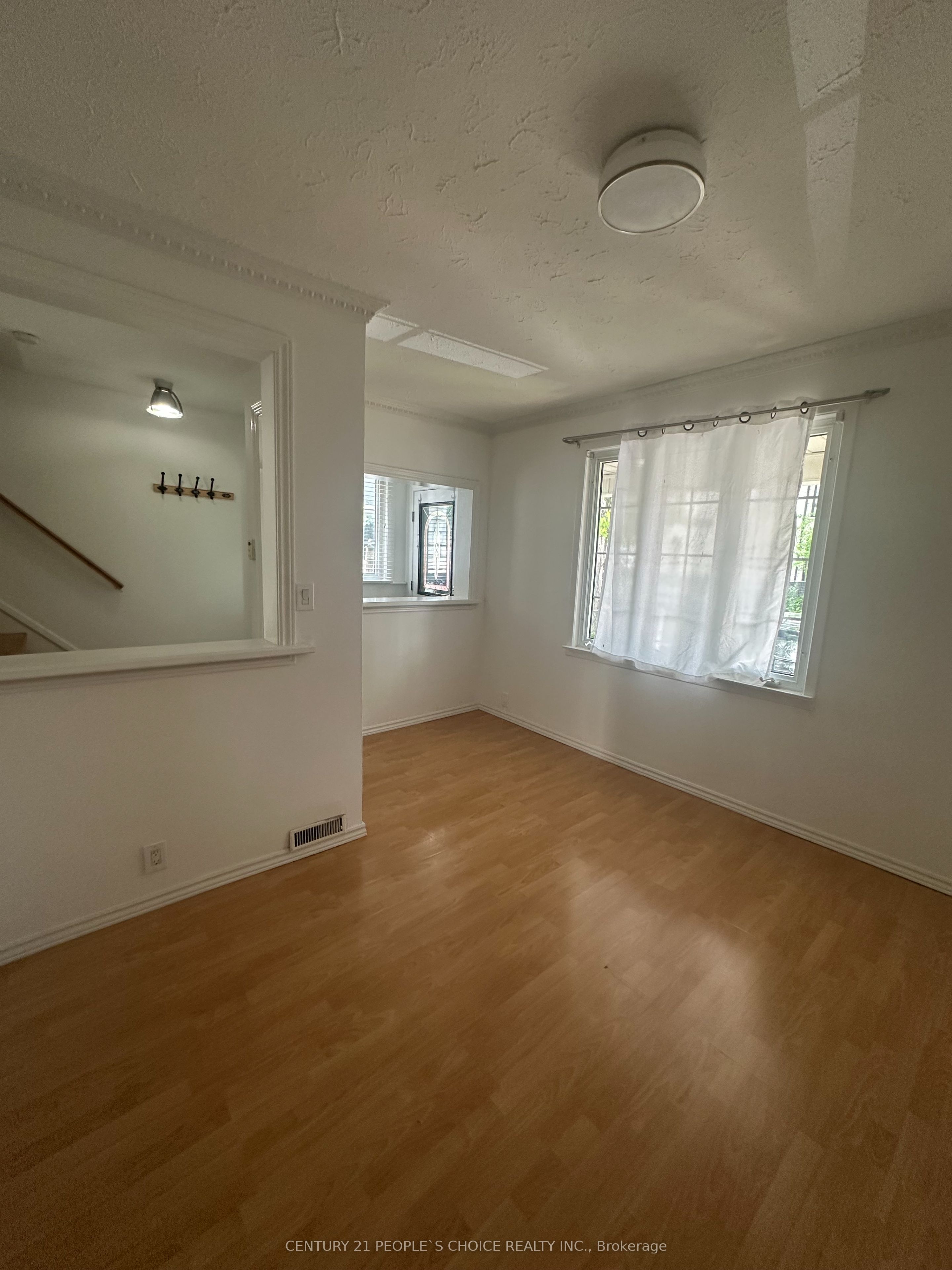 98 Chambers Avenue Property Photo 2