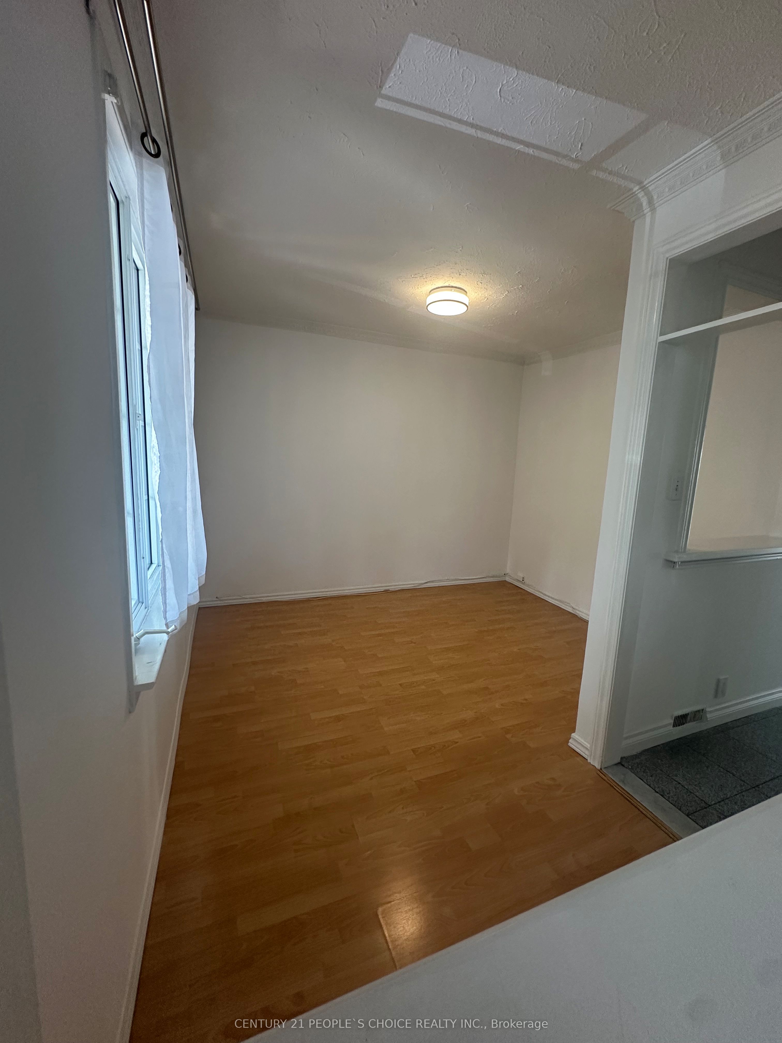 98 Chambers Avenue Property Photo 3