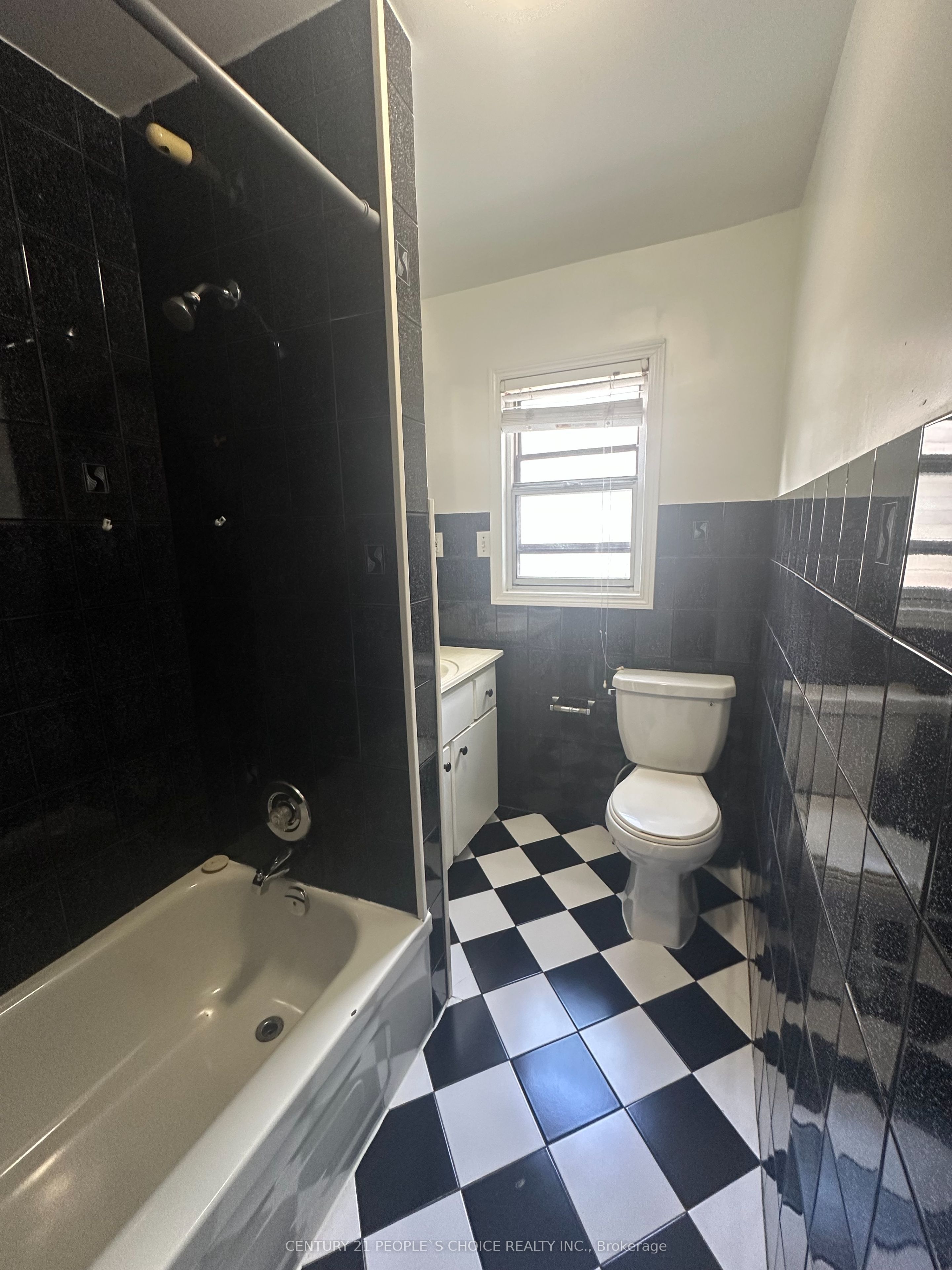 98 Chambers Avenue Property Photo 7