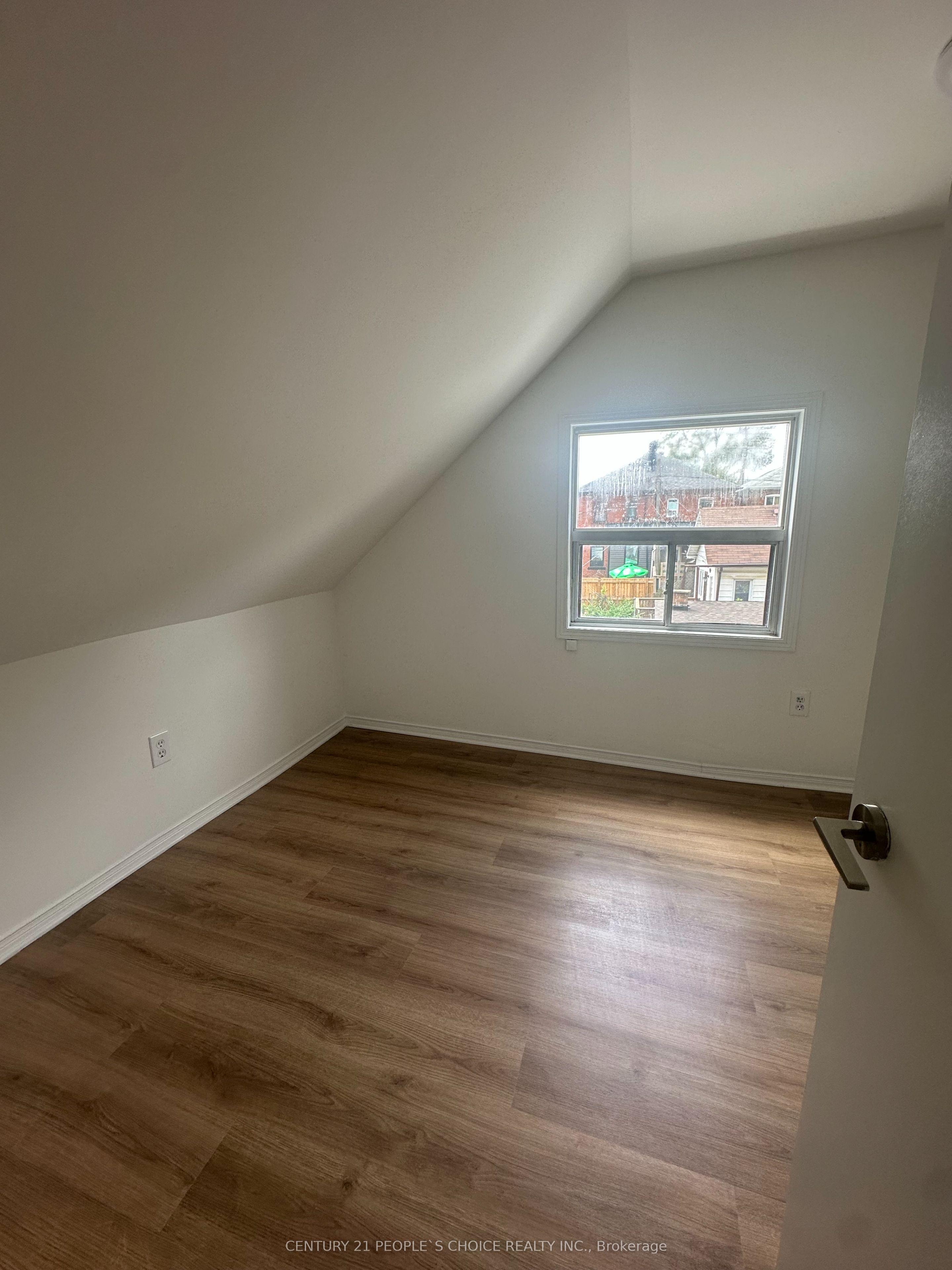 98 Chambers Avenue Property Photo 9