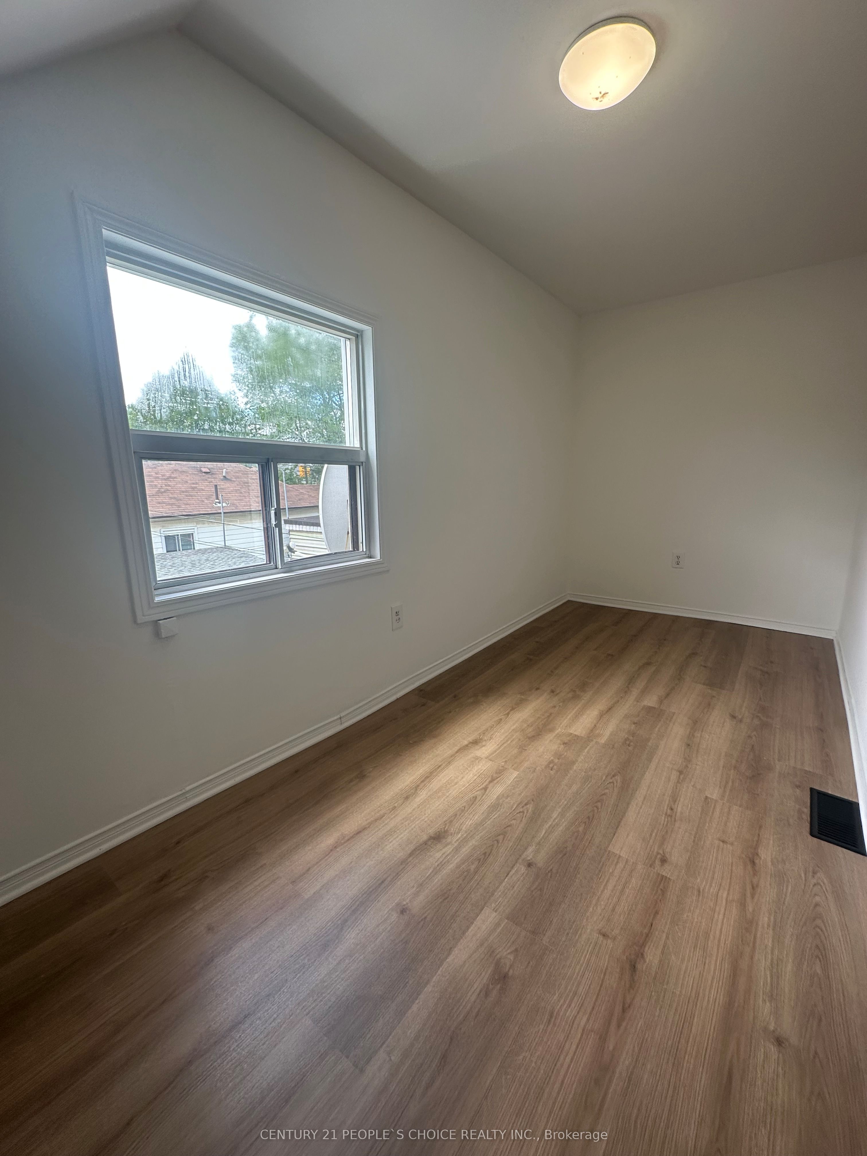 98 Chambers Avenue Property Photo 10