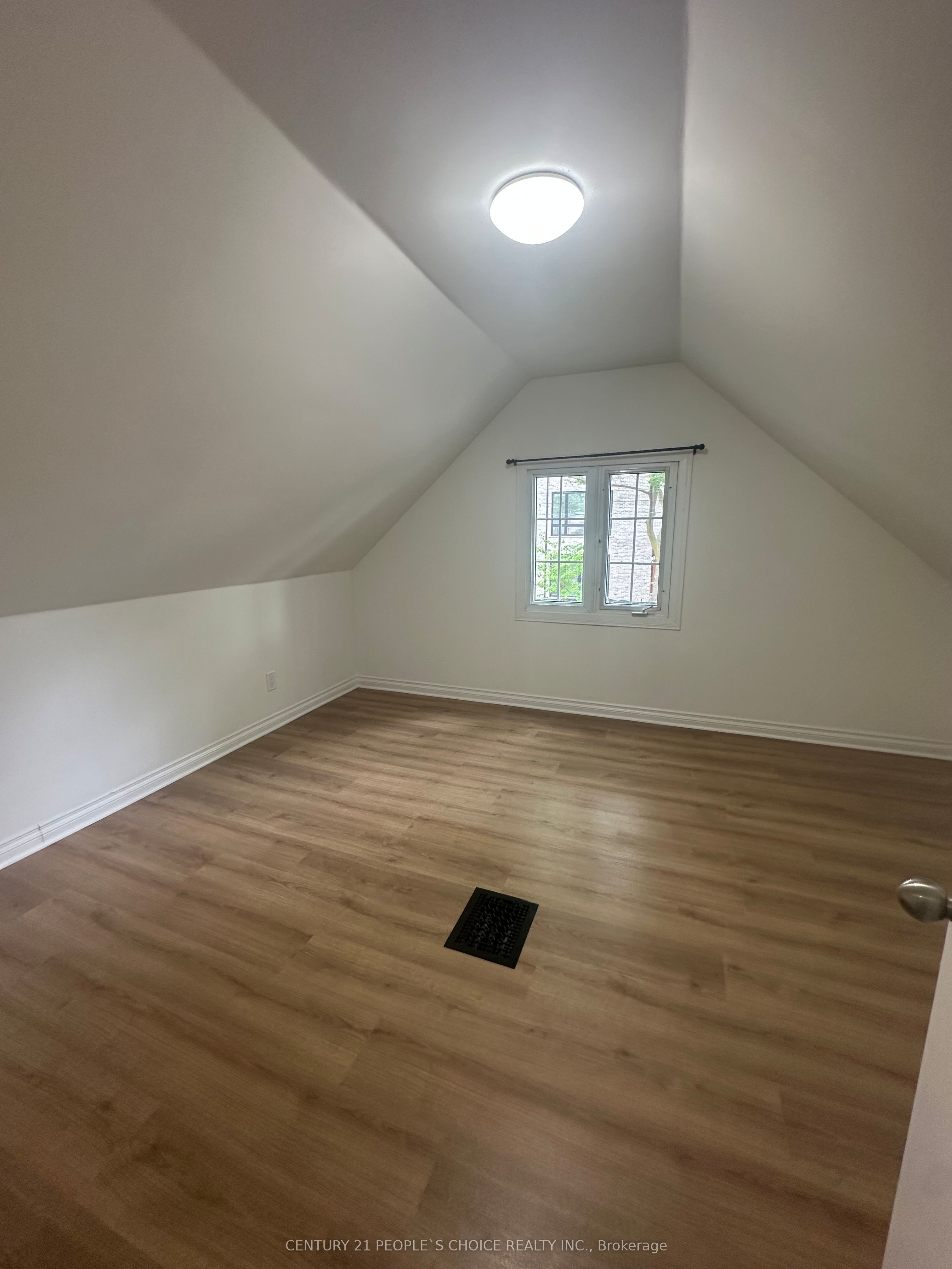 98 Chambers Avenue Property Photo 11