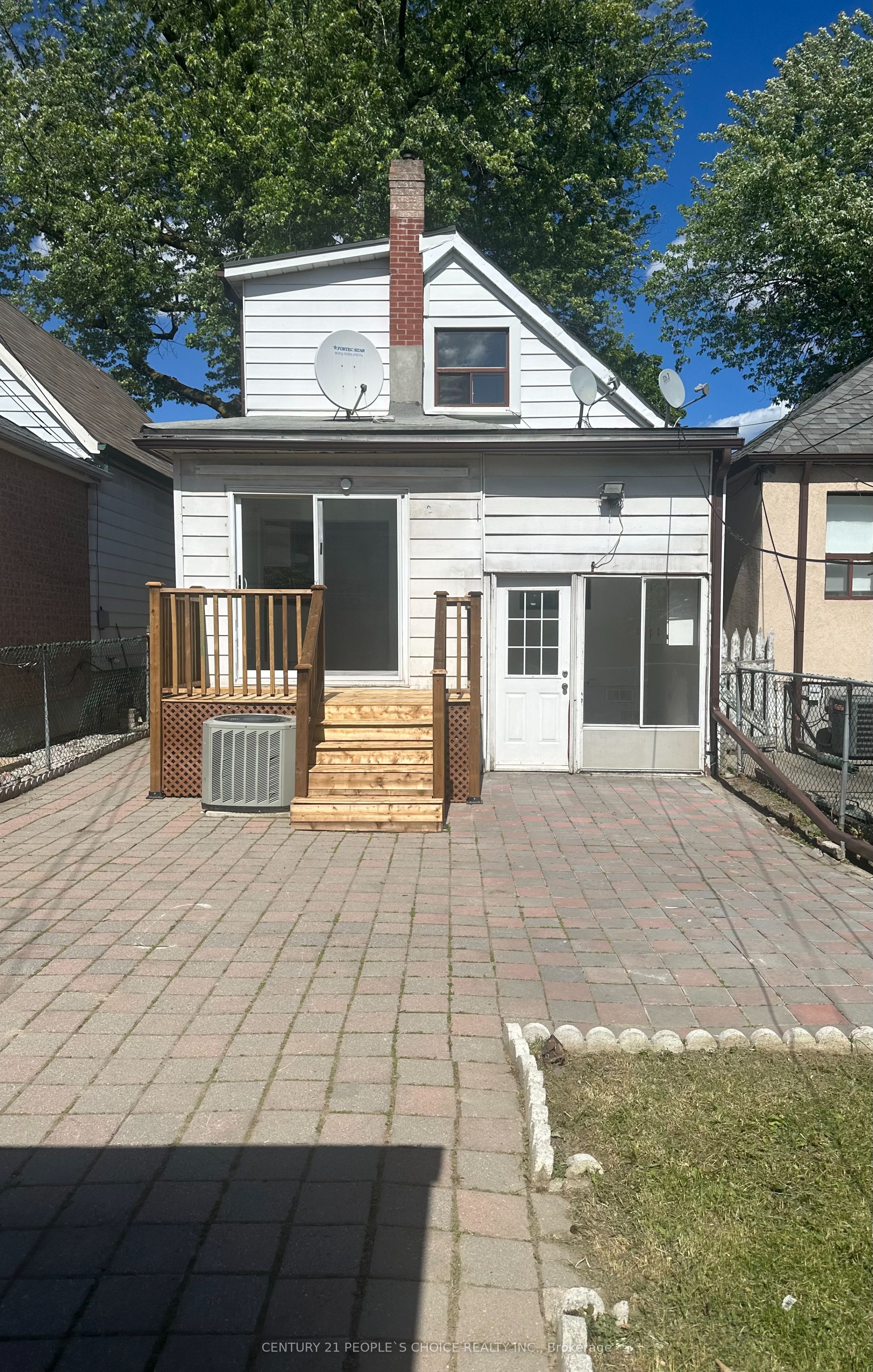 98 Chambers Avenue Property Photo 15