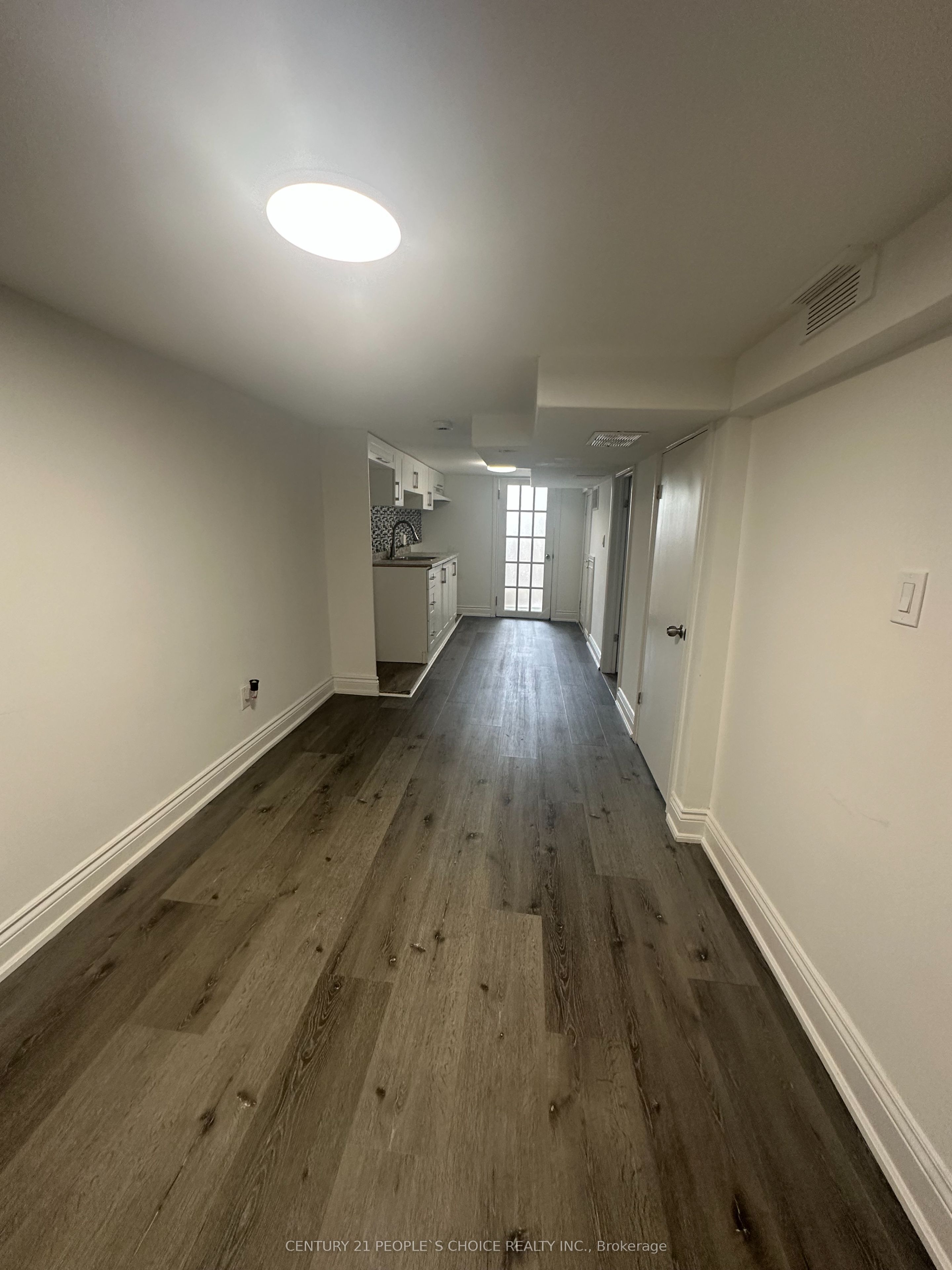 98 Chambers Avenue Property Photo 16
