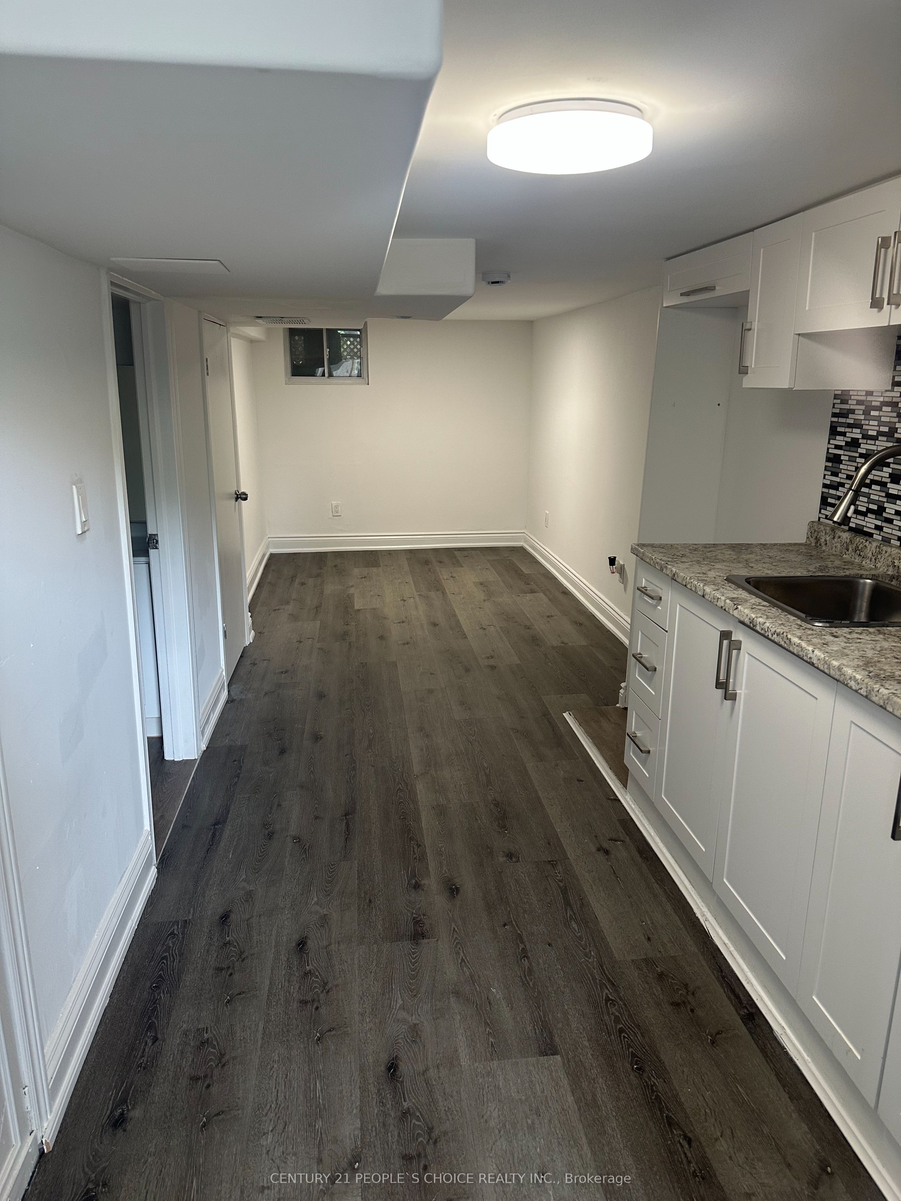 98 Chambers Avenue Property Photo 17
