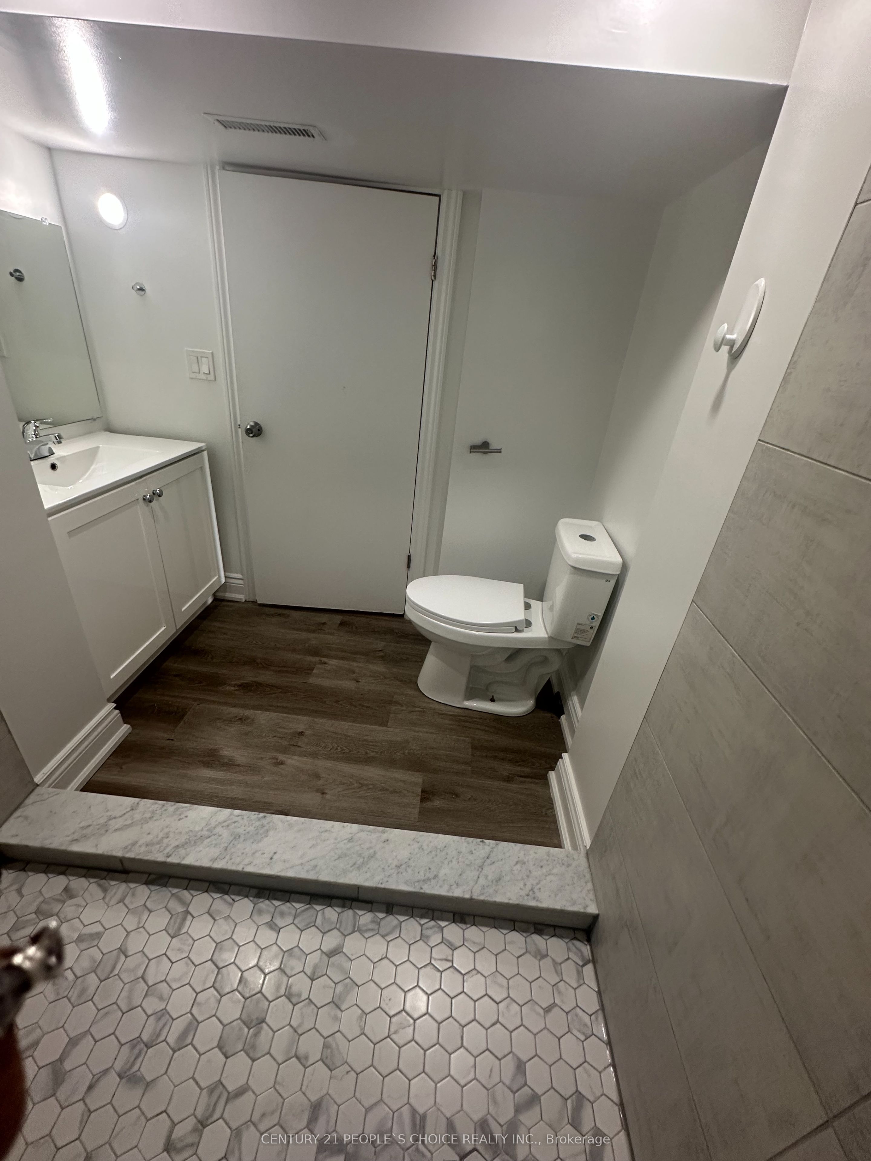 98 Chambers Avenue Property Photo 19