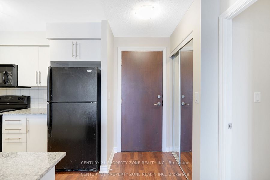 310 Burnhamthorpe Road W 1703 Property Photo 11