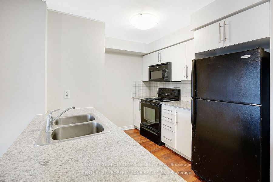 310 Burnhamthorpe Road W 1703 Property Photo 13
