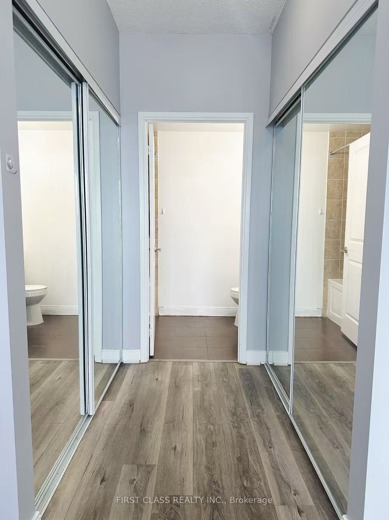 60 Absolute Avenue 3104 Property Photo 10