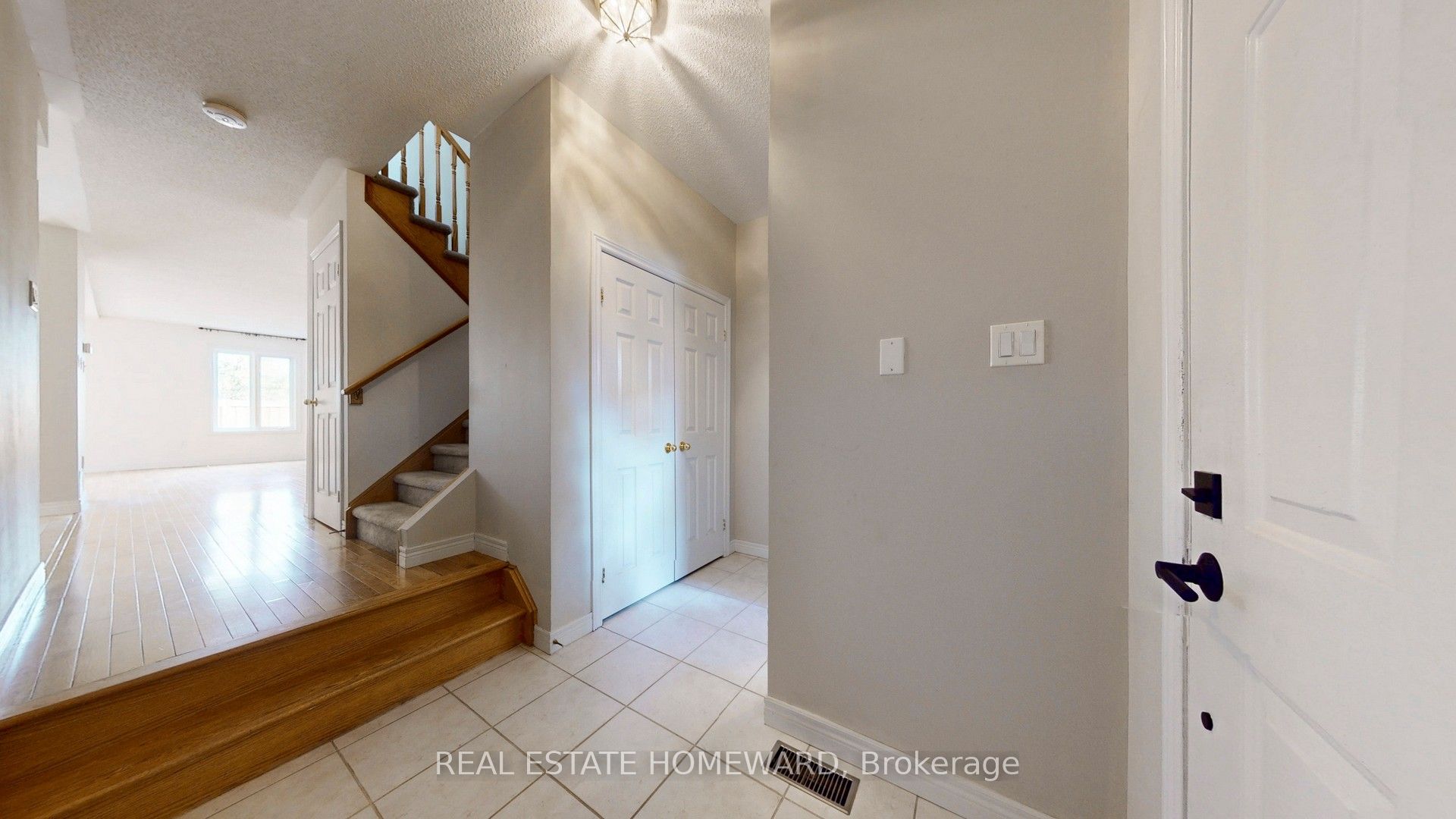 476 Walker's Line 3 Property Photo 3