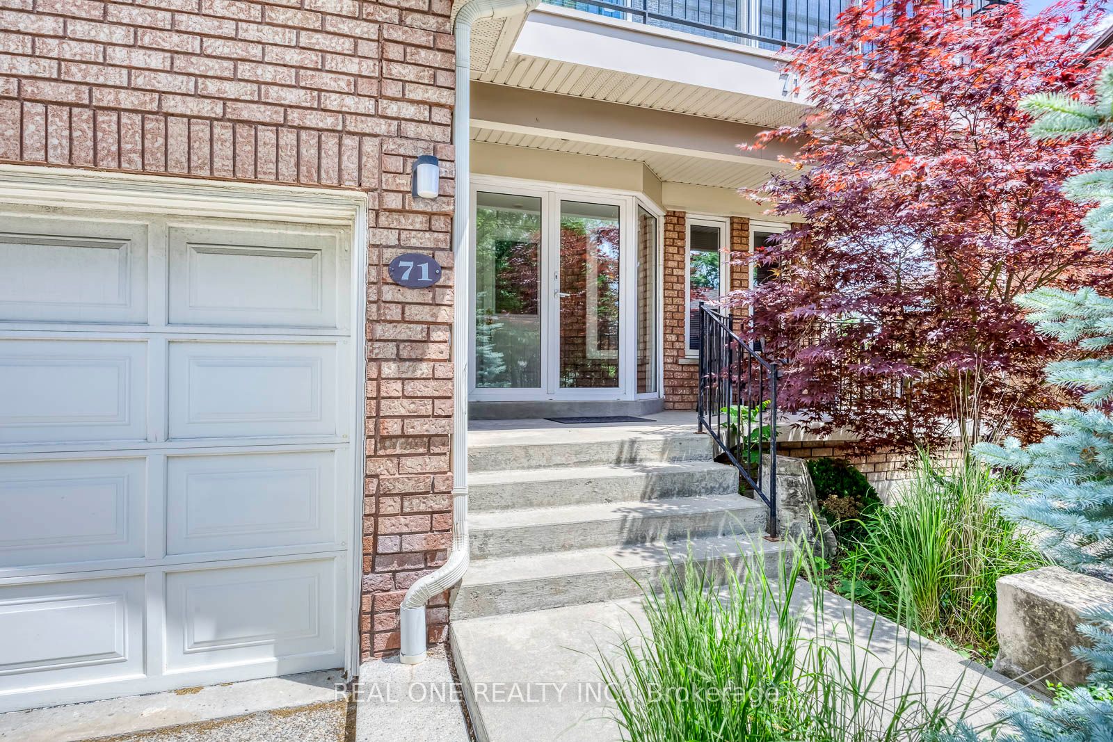 71 Stock Avenue Property Photo 6