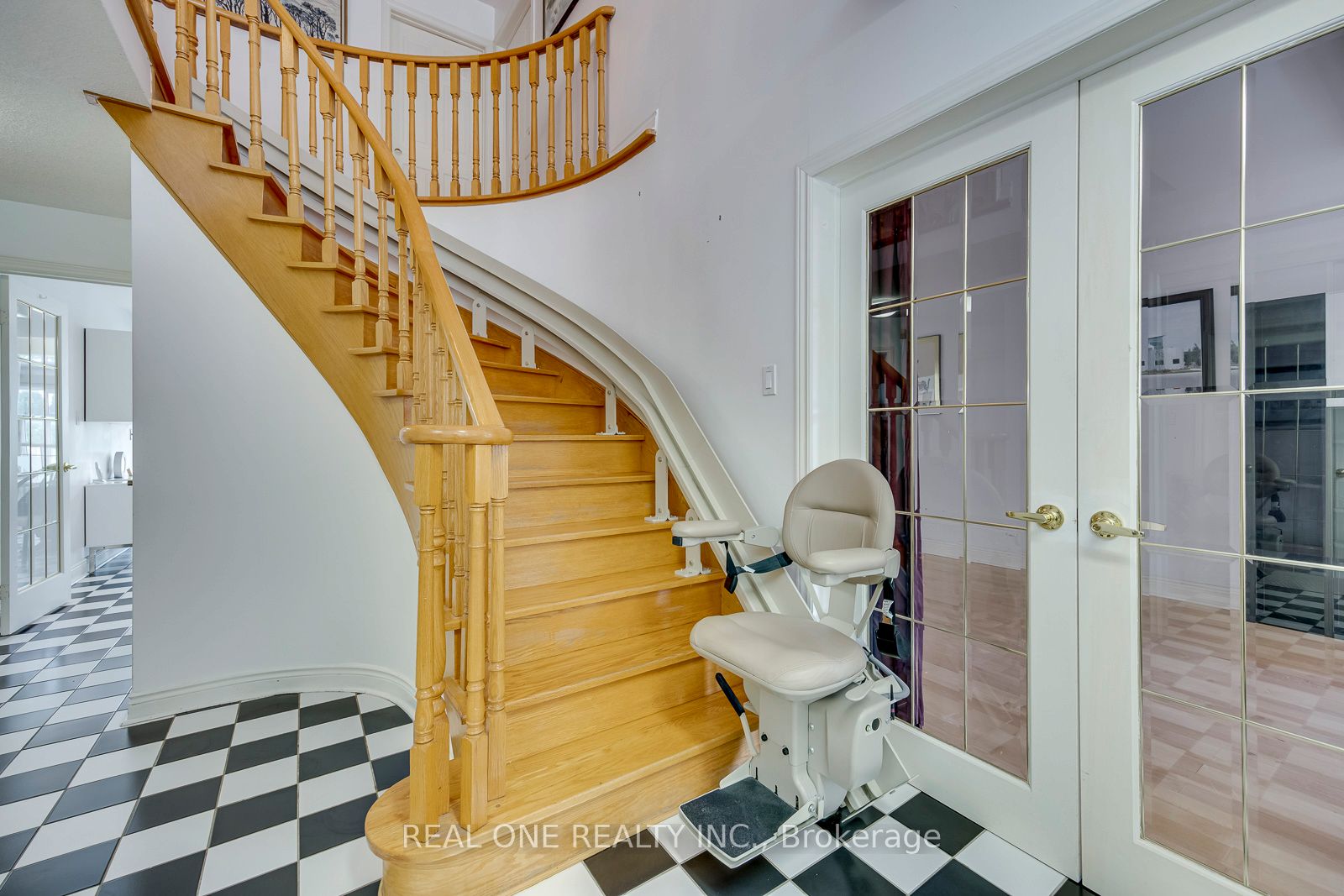 71 Stock Avenue Property Photo 7