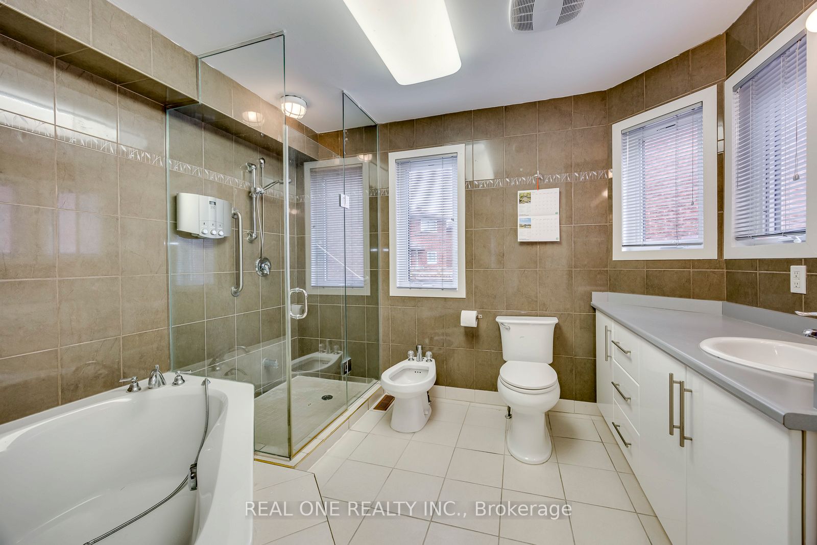71 Stock Avenue Property Photo 15