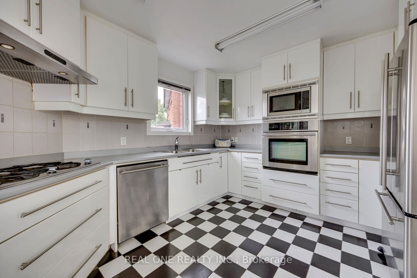 71 Stock Avenue Property Photo 18