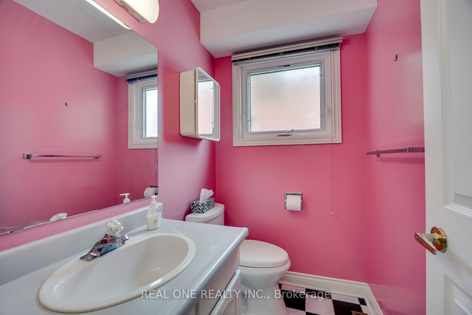 71 Stock Avenue Property Photo 19