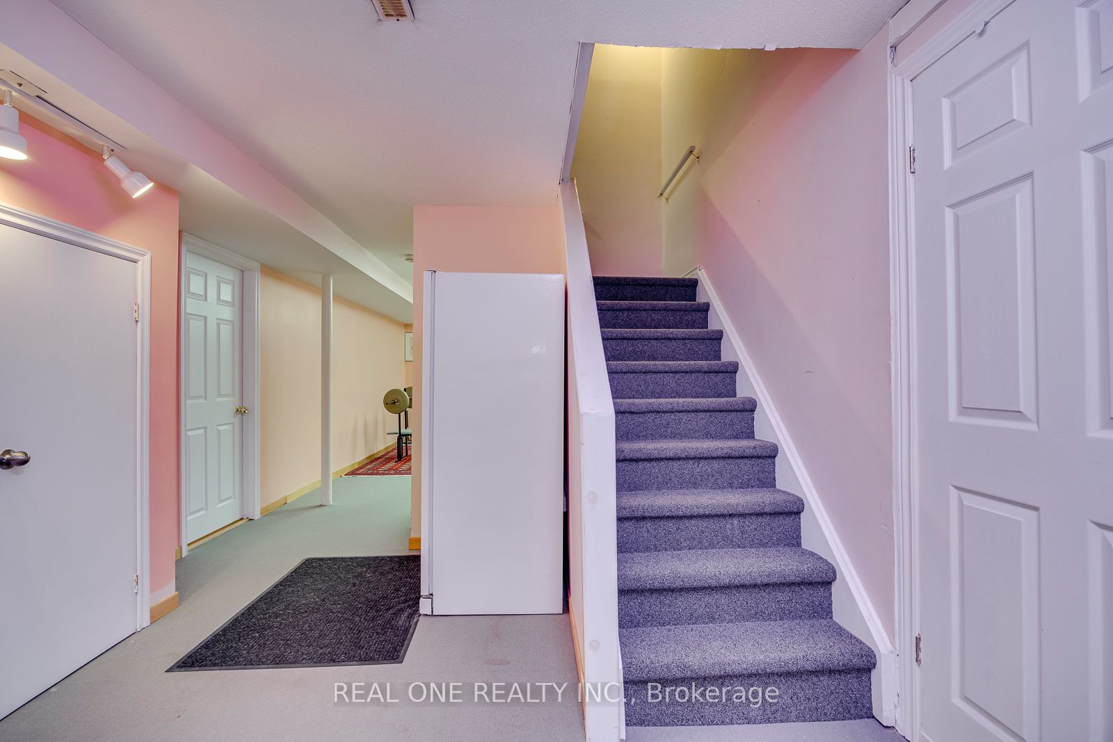 71 Stock Avenue Property Photo 38