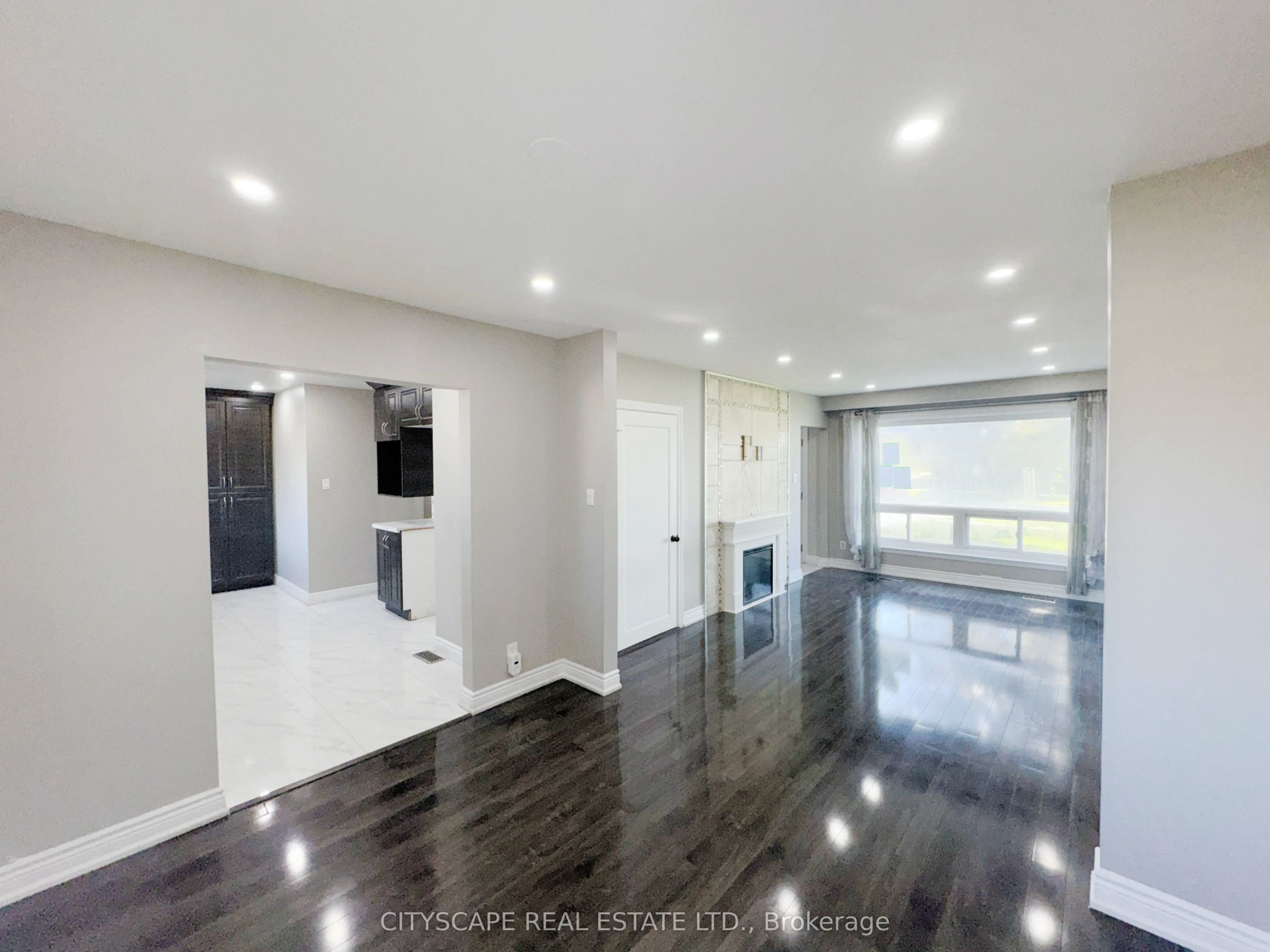 345 Silverstone Drive Property Photo 11