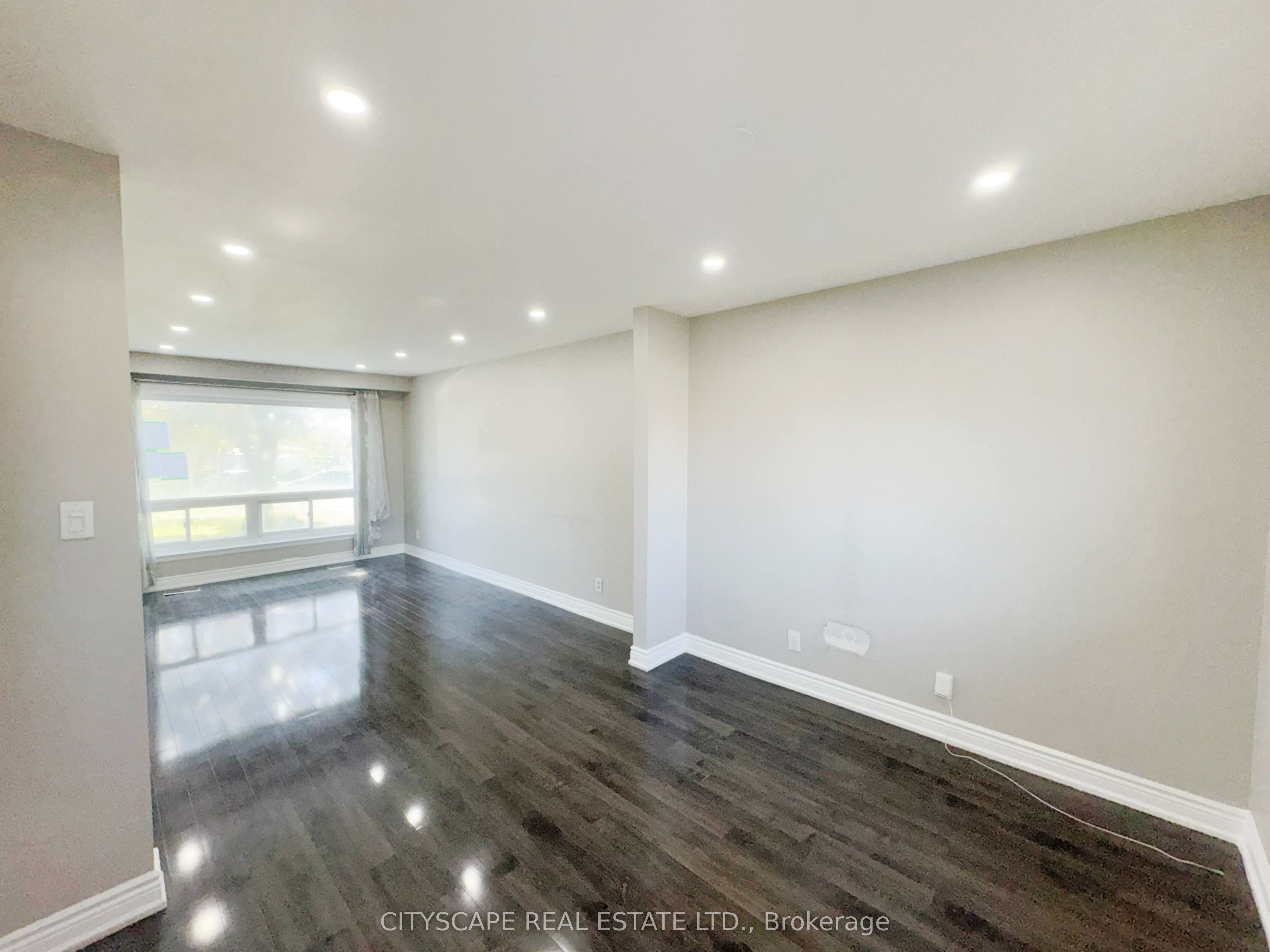 345 Silverstone Drive Property Photo 12