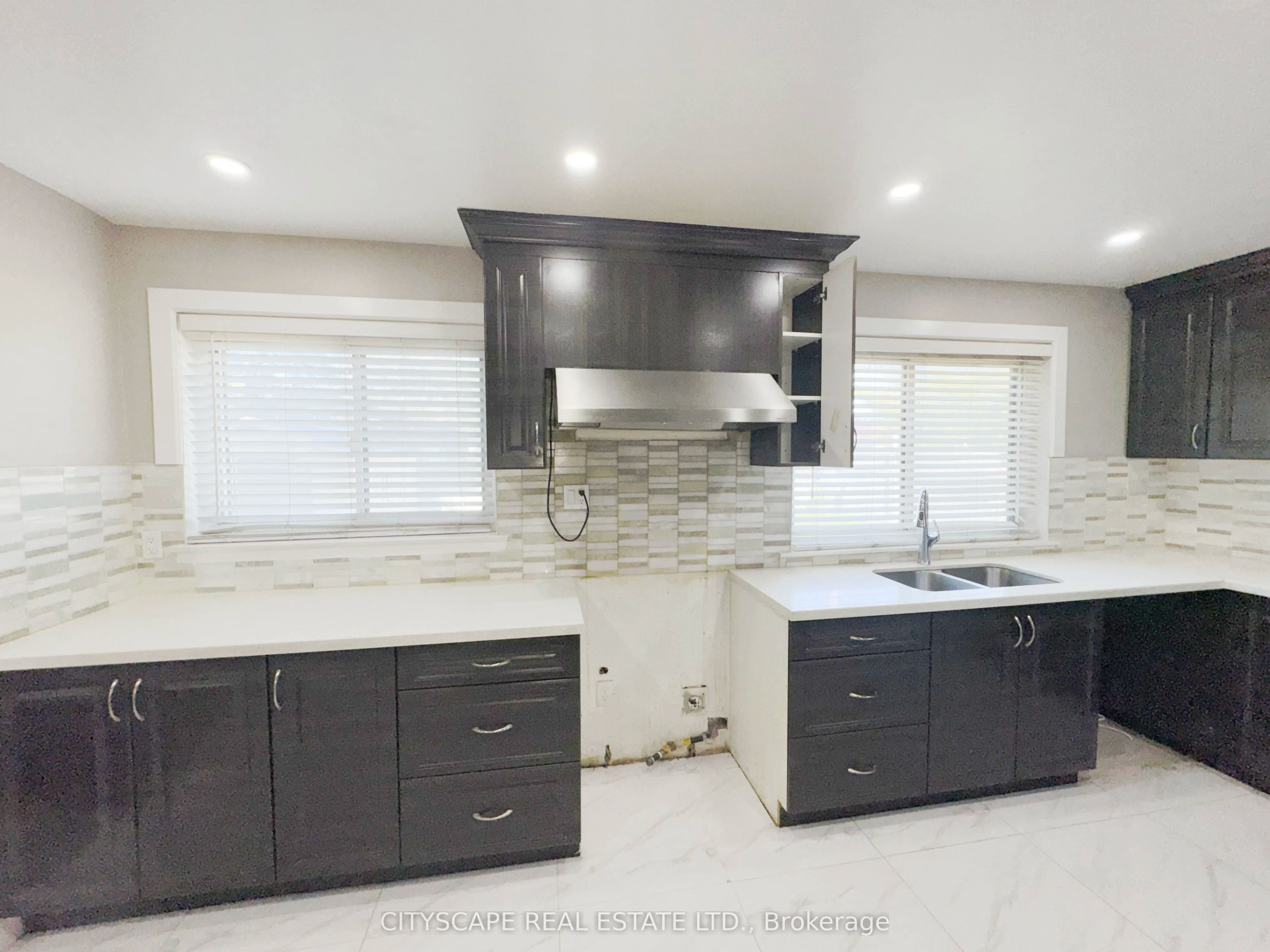 345 Silverstone Drive Property Photo 14