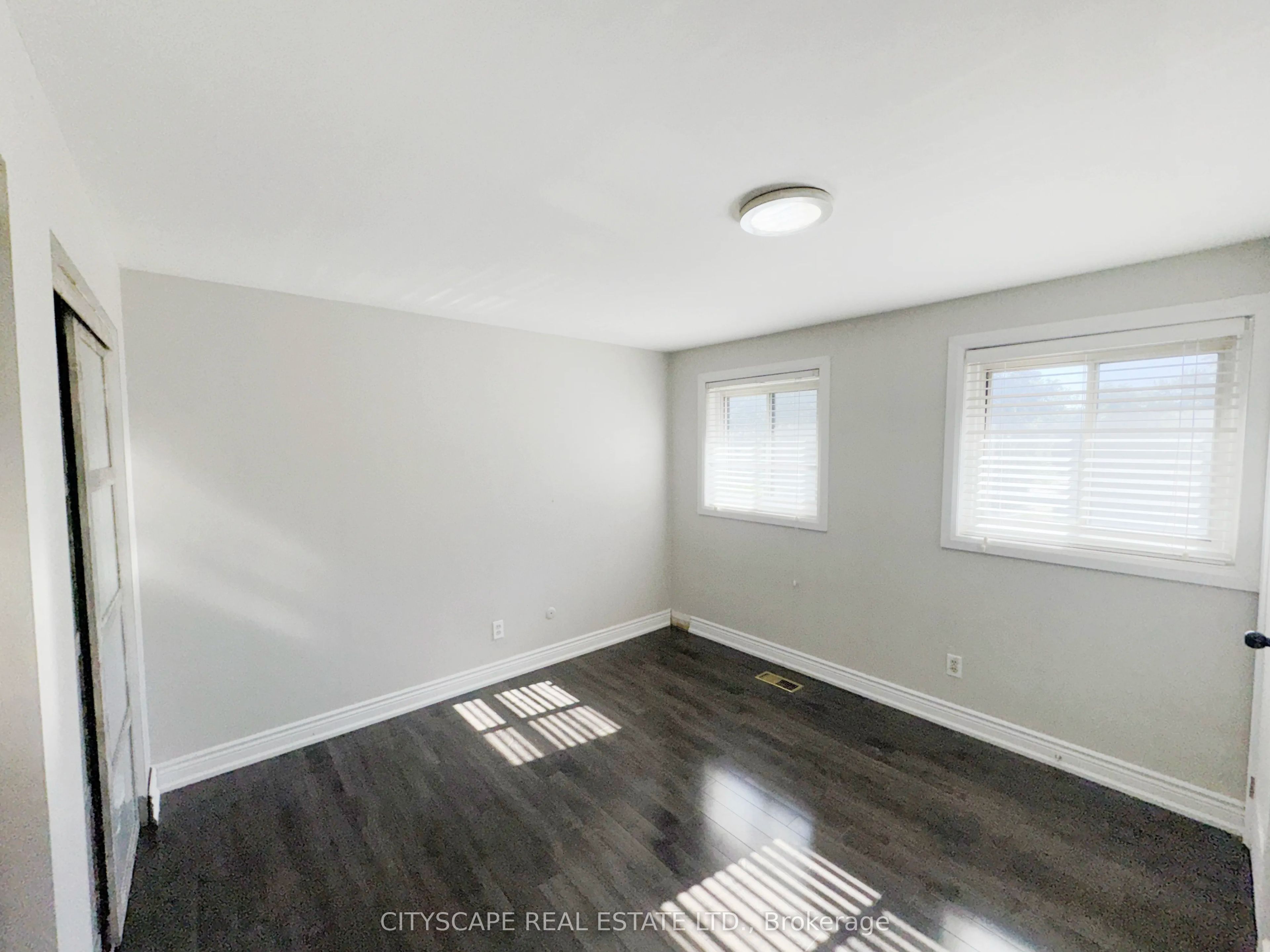 345 Silverstone Drive Property Photo 18
