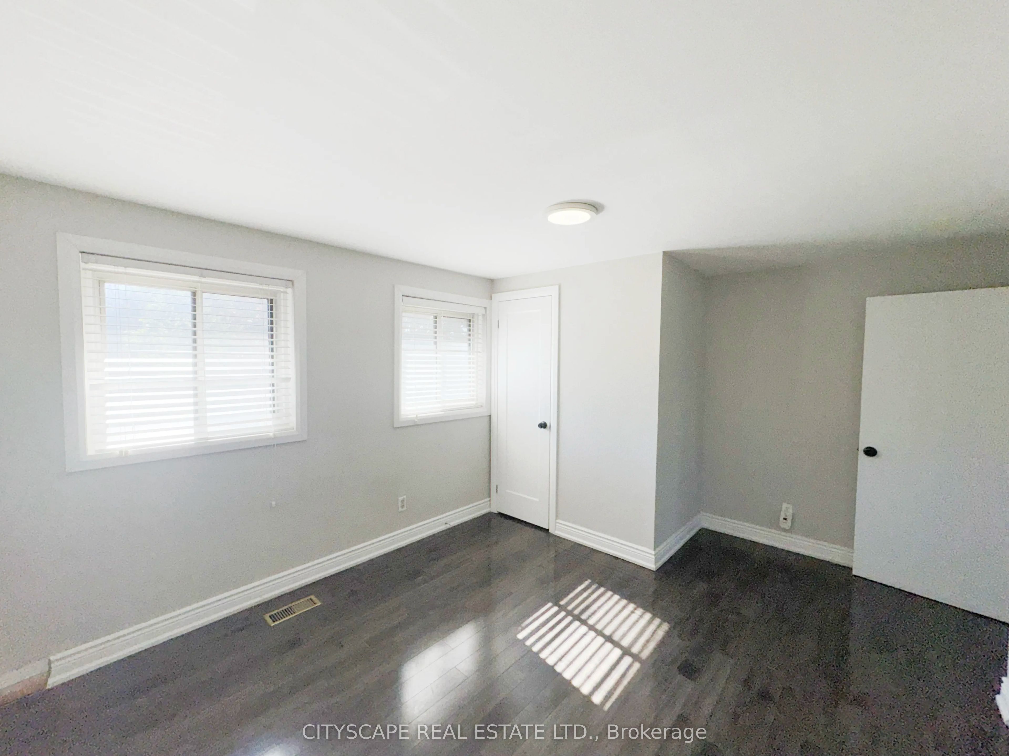 345 Silverstone Drive Property Photo 19