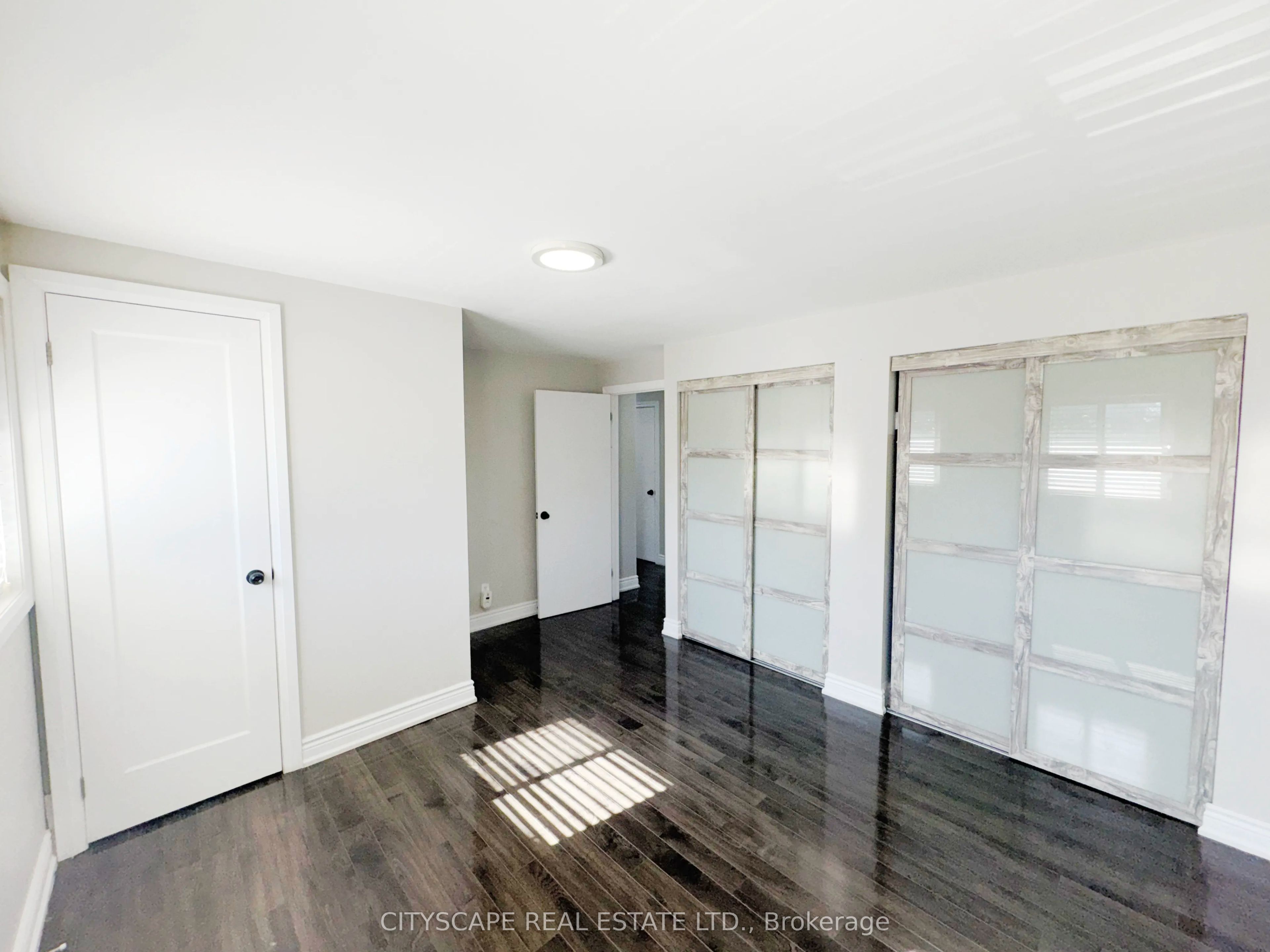 345 Silverstone Drive Property Photo 20