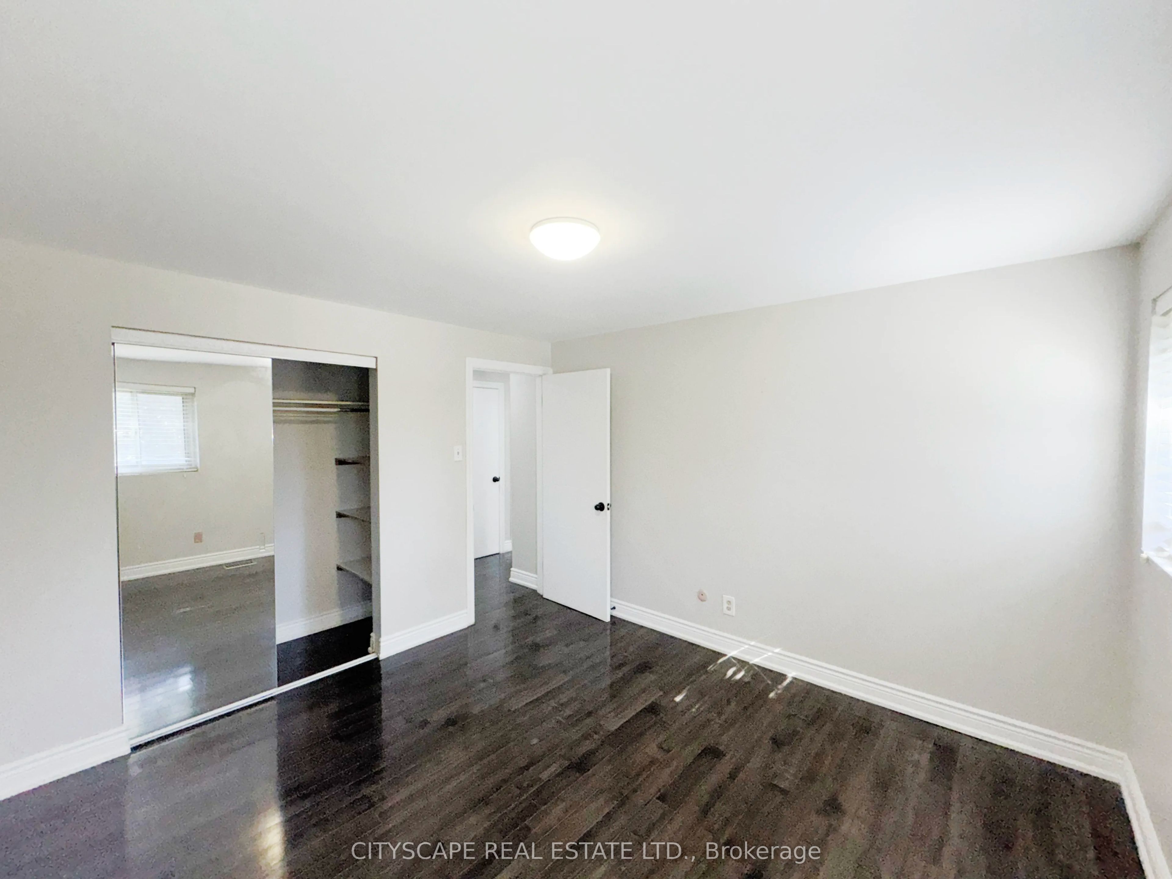 345 Silverstone Drive Property Photo 23