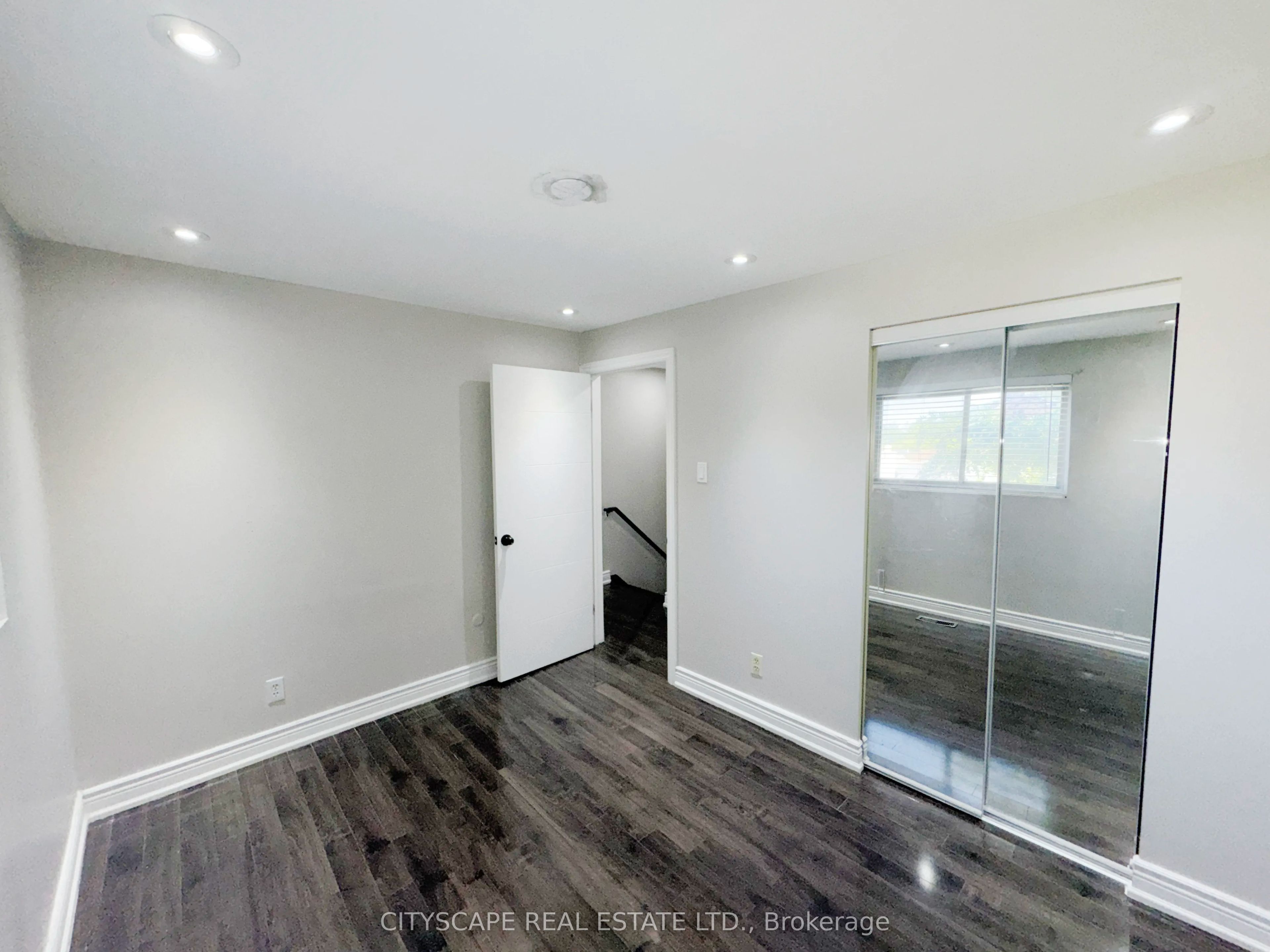 345 Silverstone Drive Property Photo 25