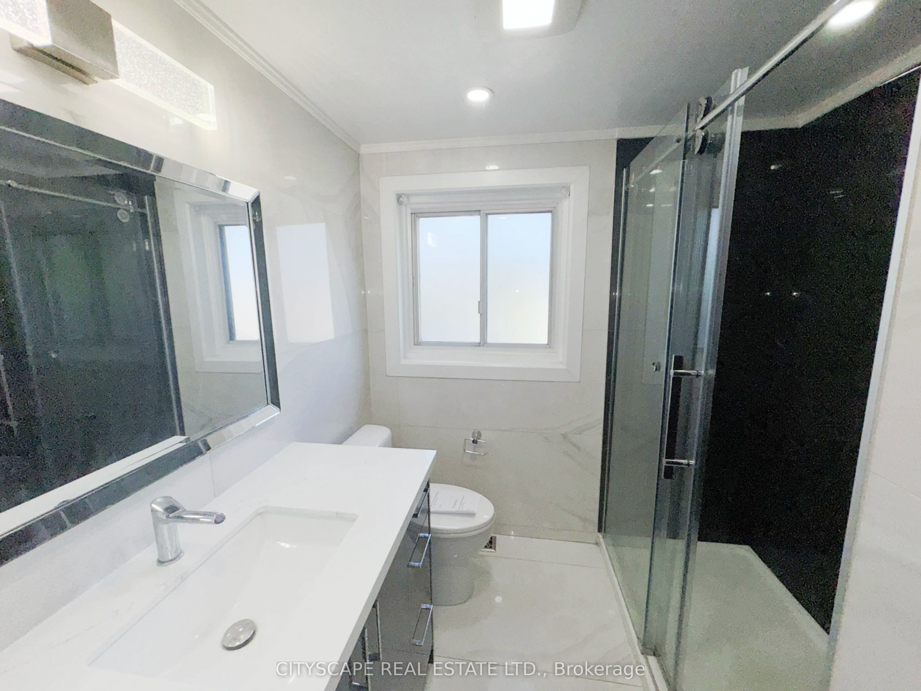 345 Silverstone Drive Property Photo 27