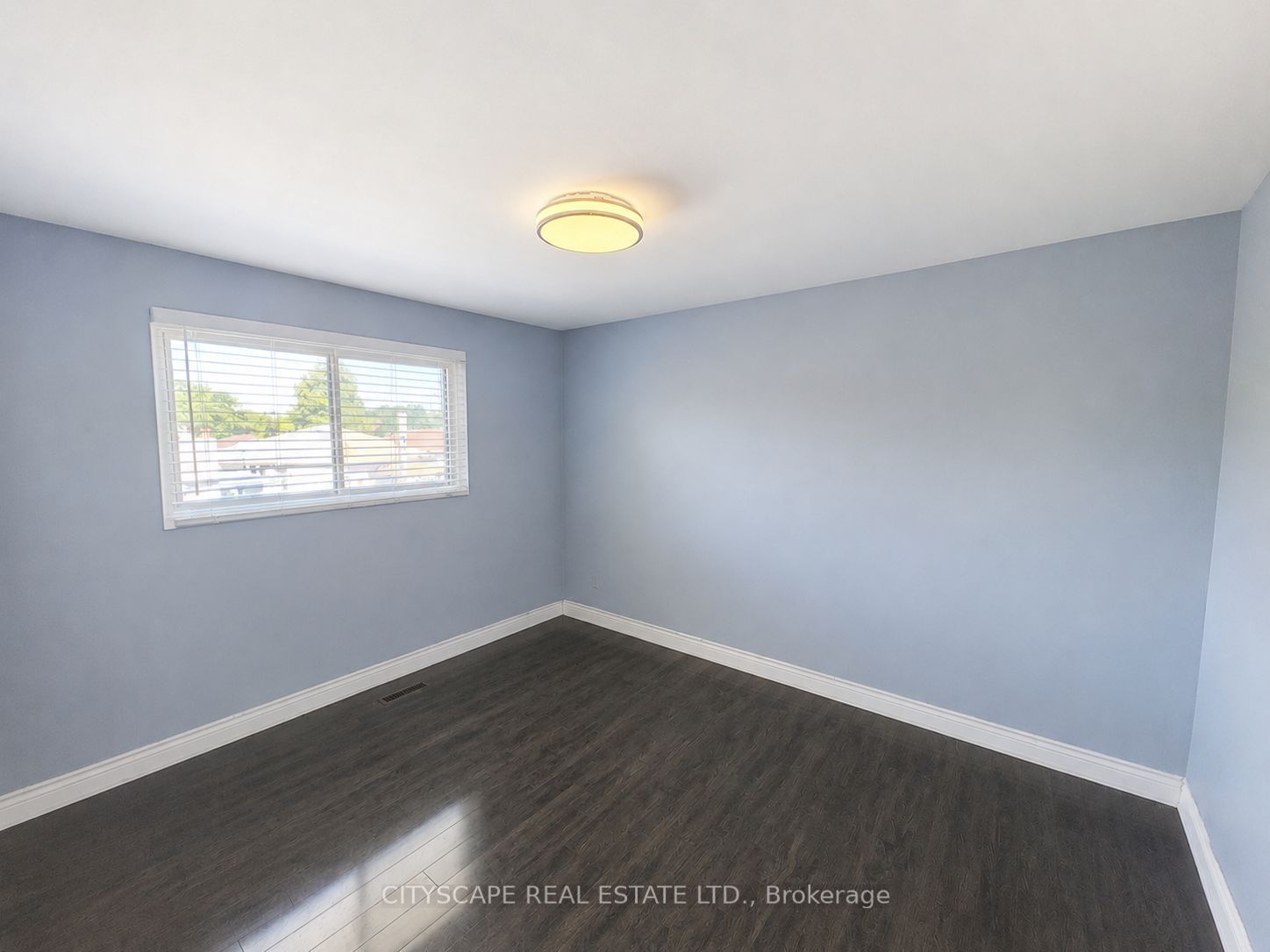 345 Silverstone Drive Property Photo 30