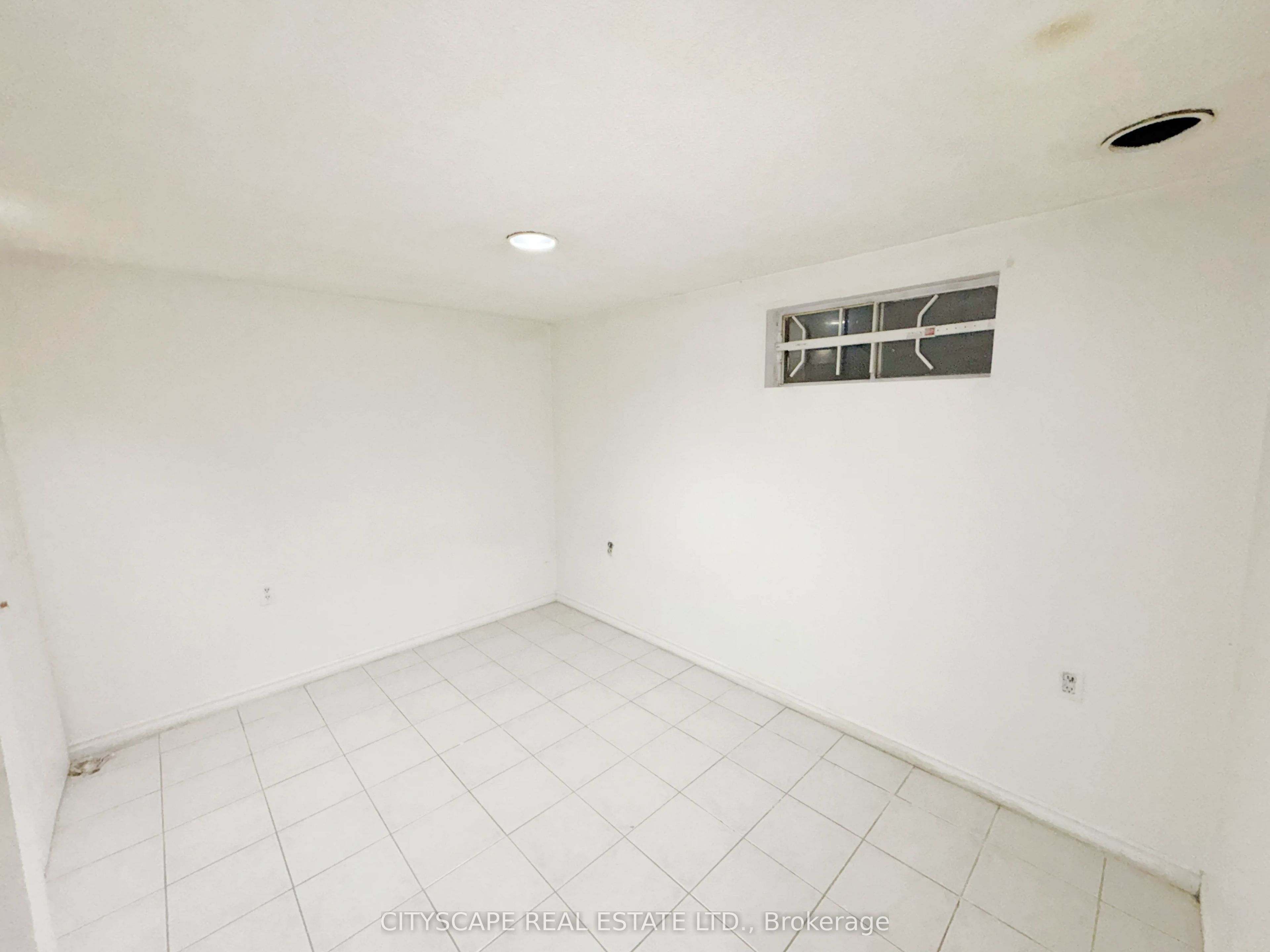 345 Silverstone Drive Property Photo 36