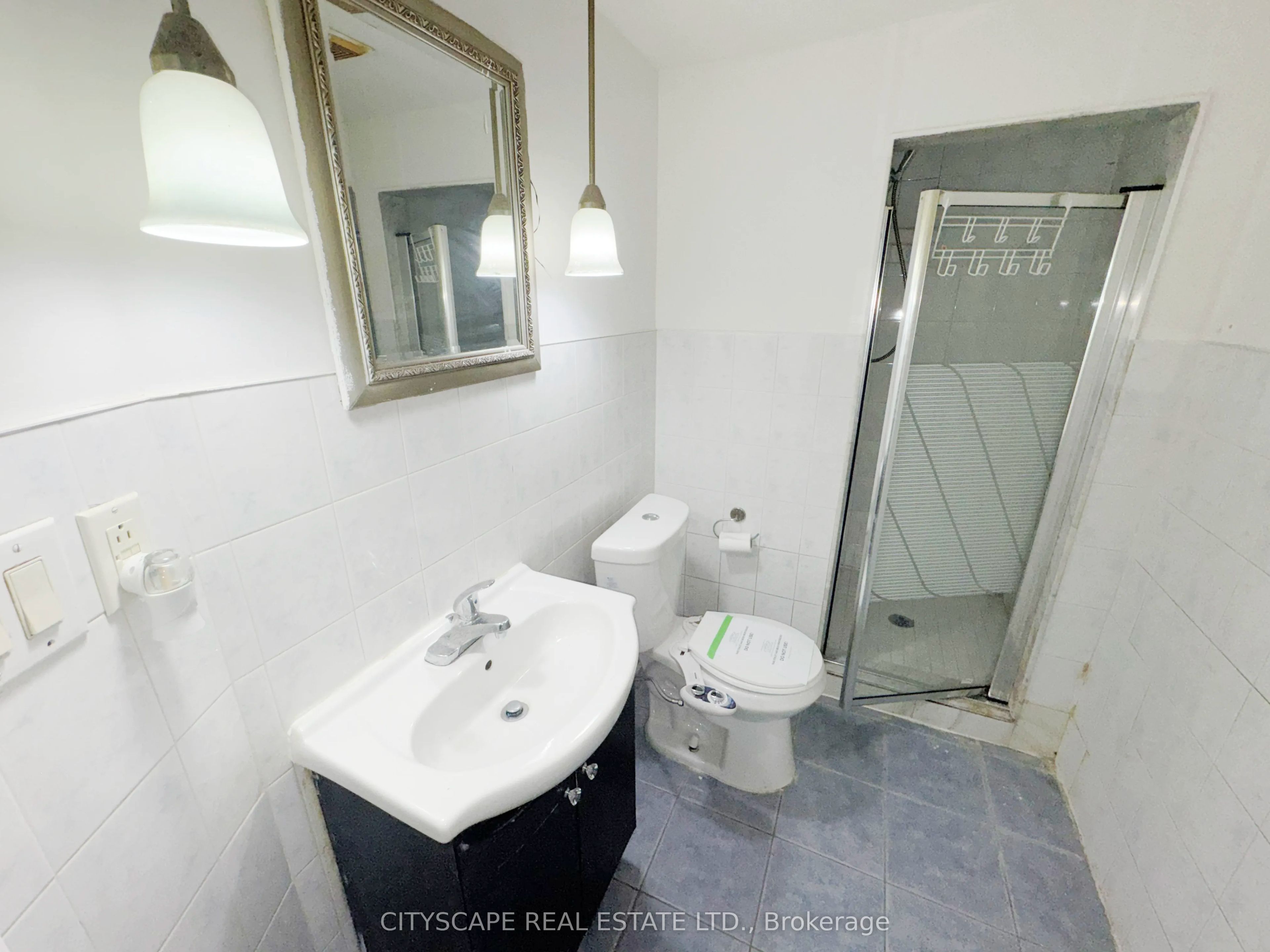 345 Silverstone Drive Property Photo 42