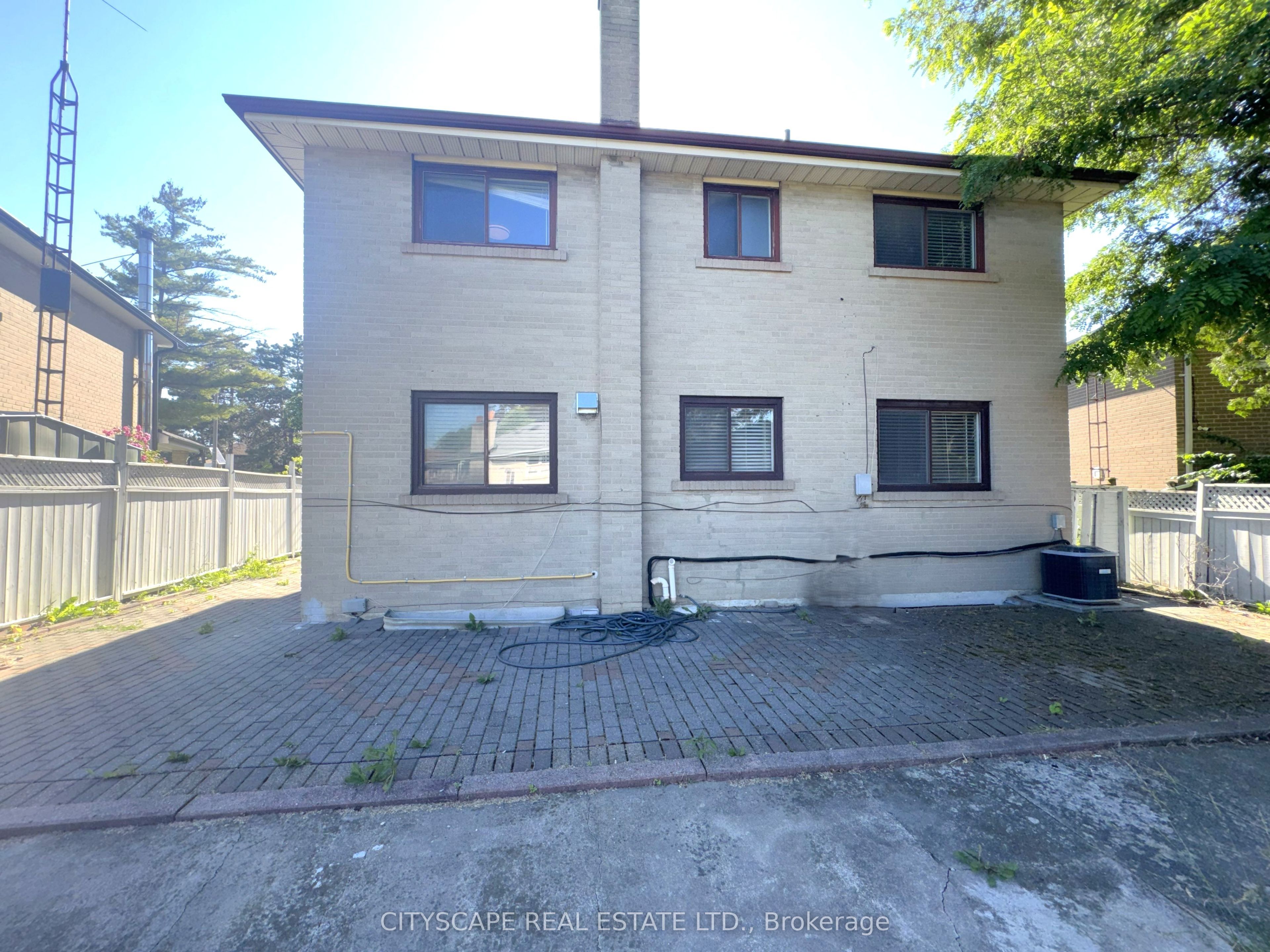 345 Silverstone Drive Property Photo 43