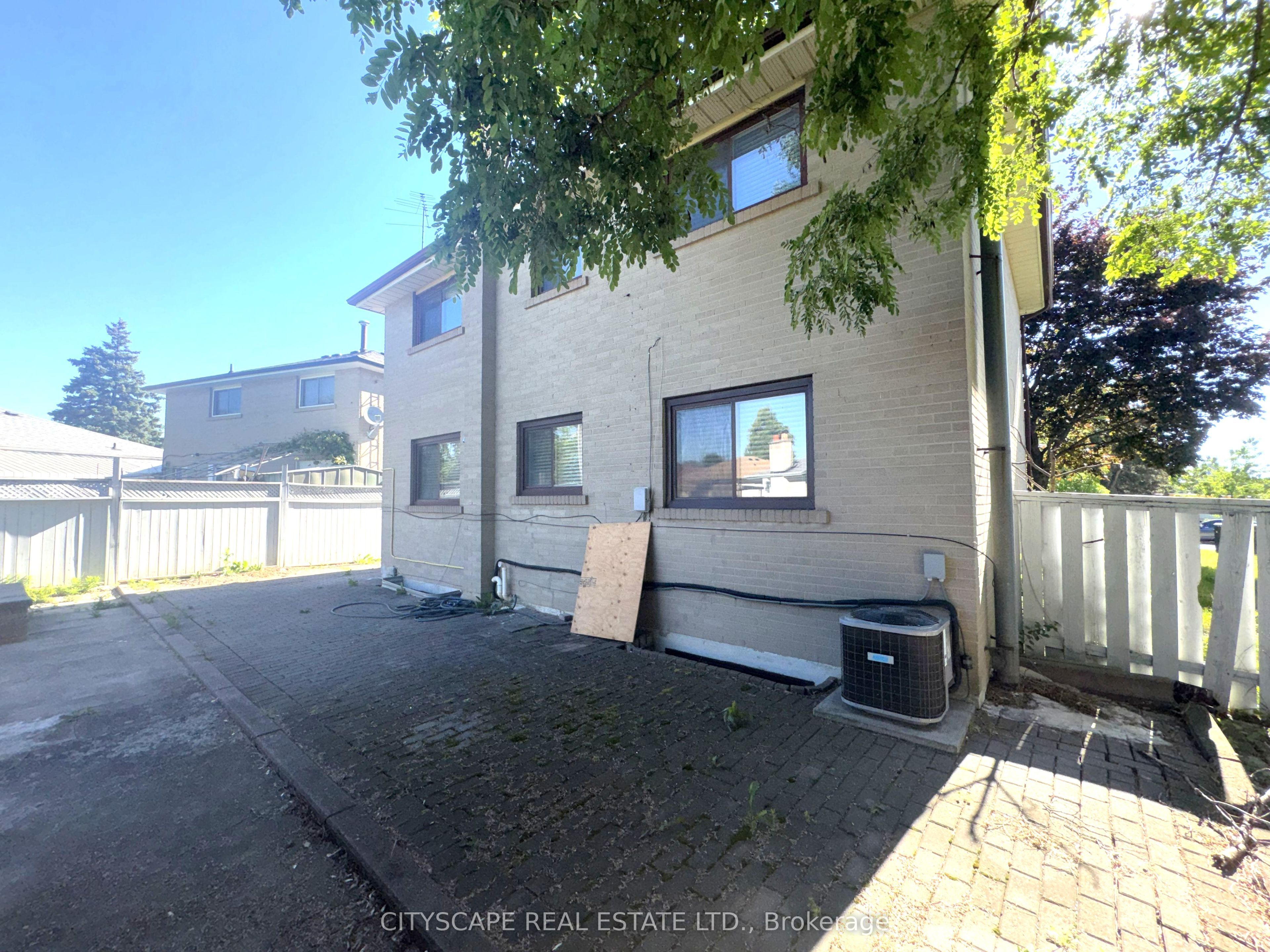 345 Silverstone Drive Property Photo 45