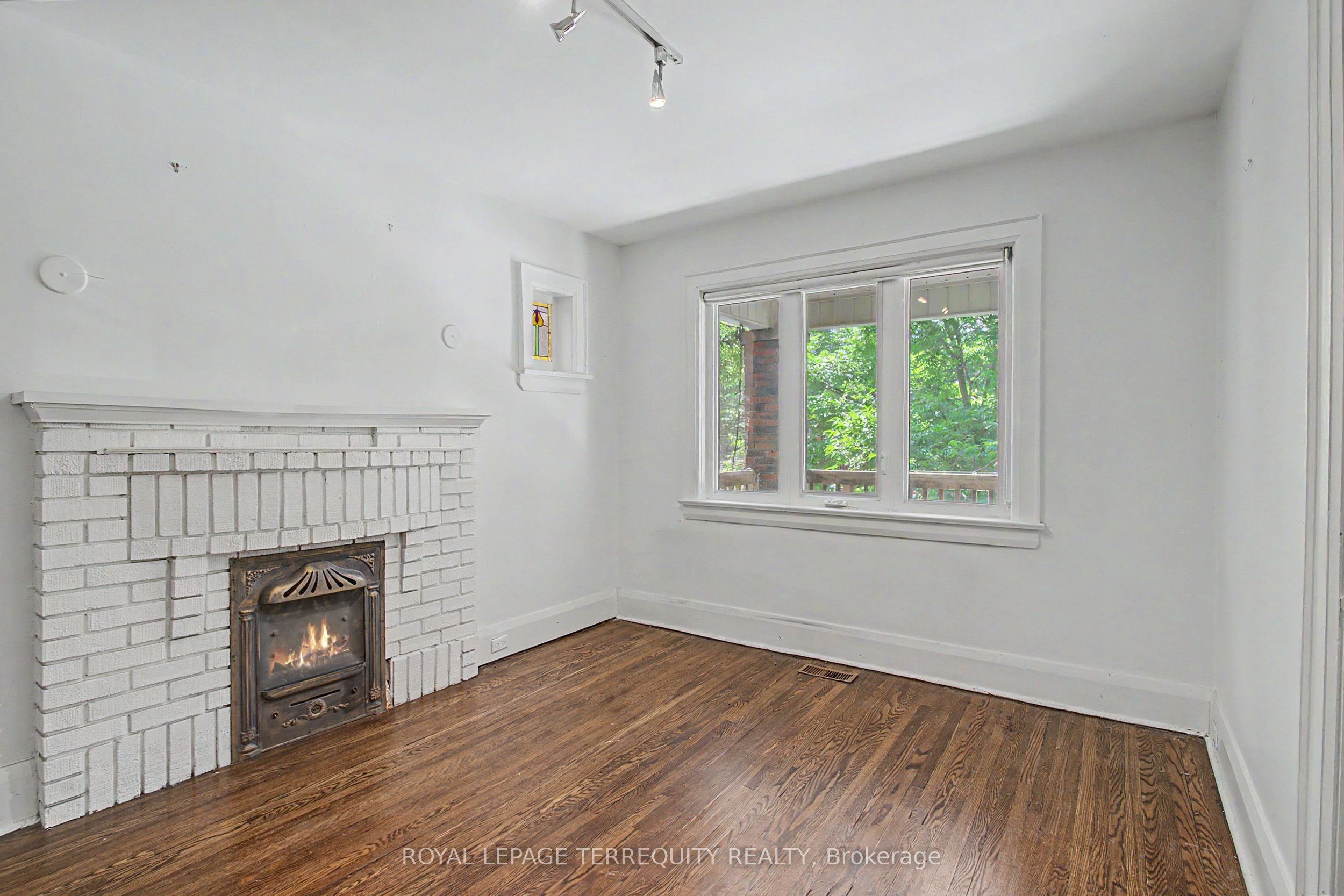 122 Ascot Avenue Property Photo 6
