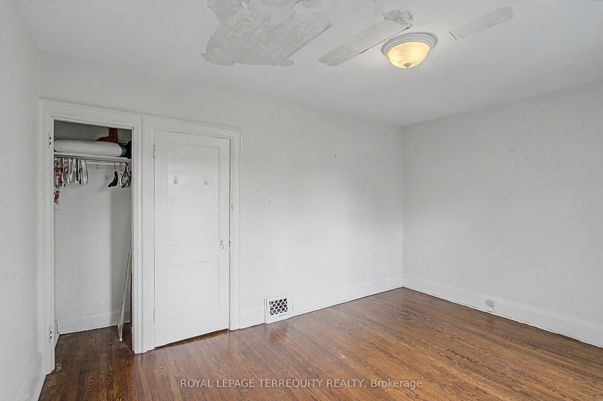 122 Ascot Avenue Property Photo 17