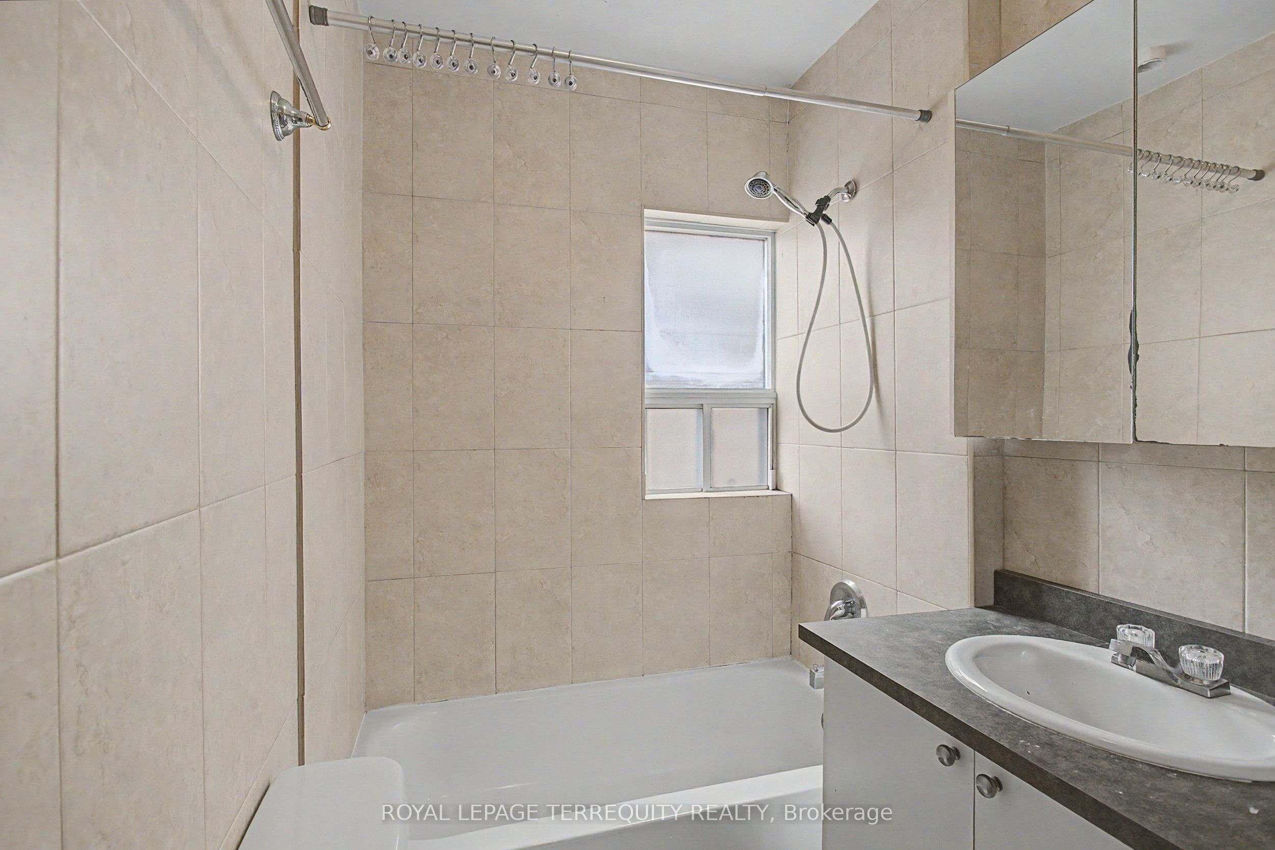 122 Ascot Avenue Property Photo 23