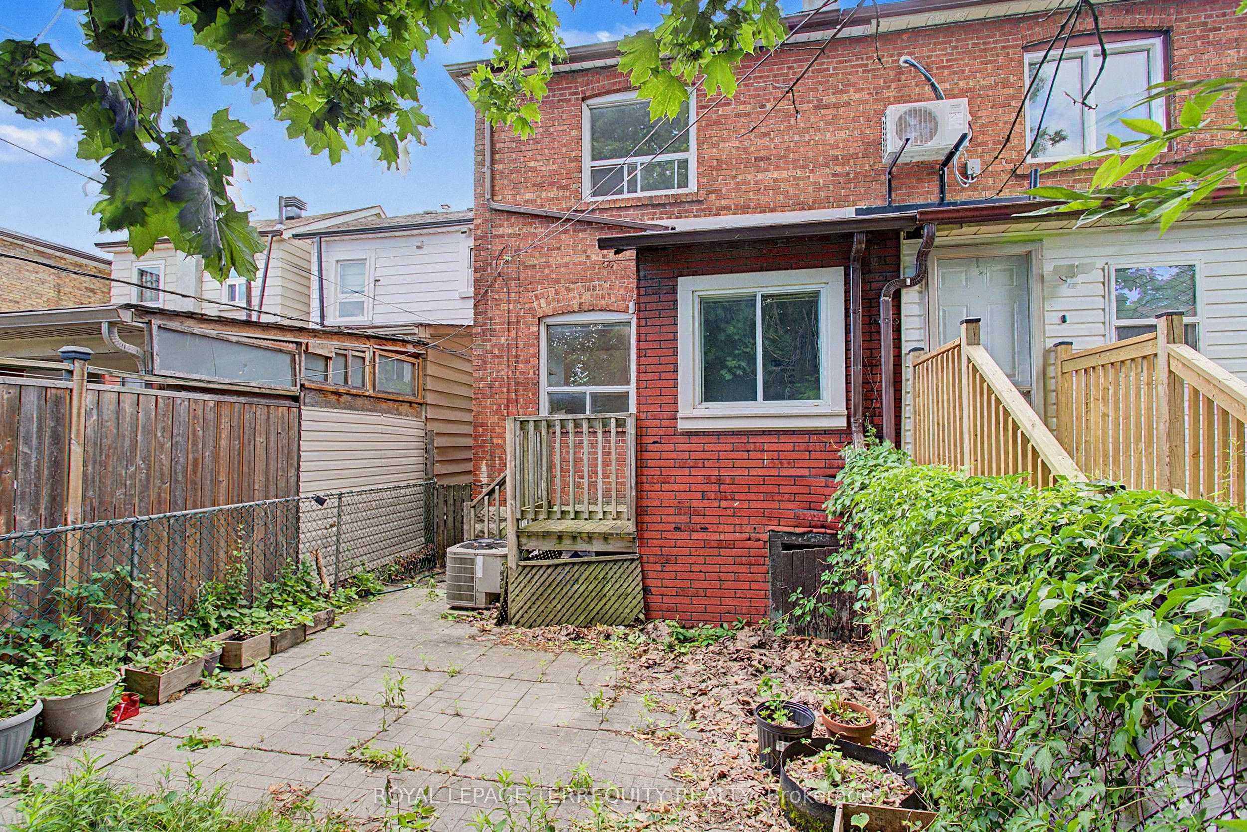 122 Ascot Avenue Property Photo 25