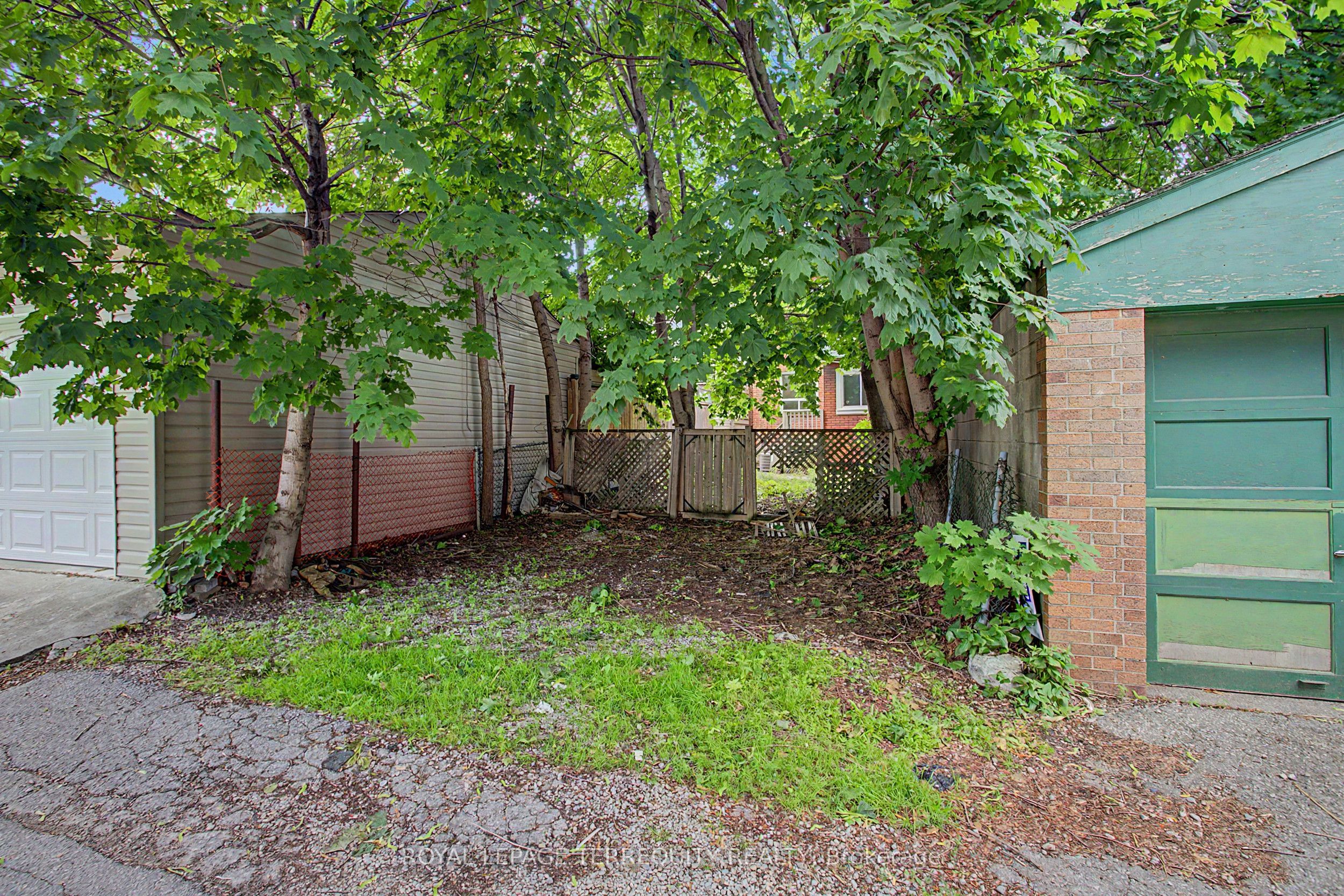 122 Ascot Avenue Property Photo 27