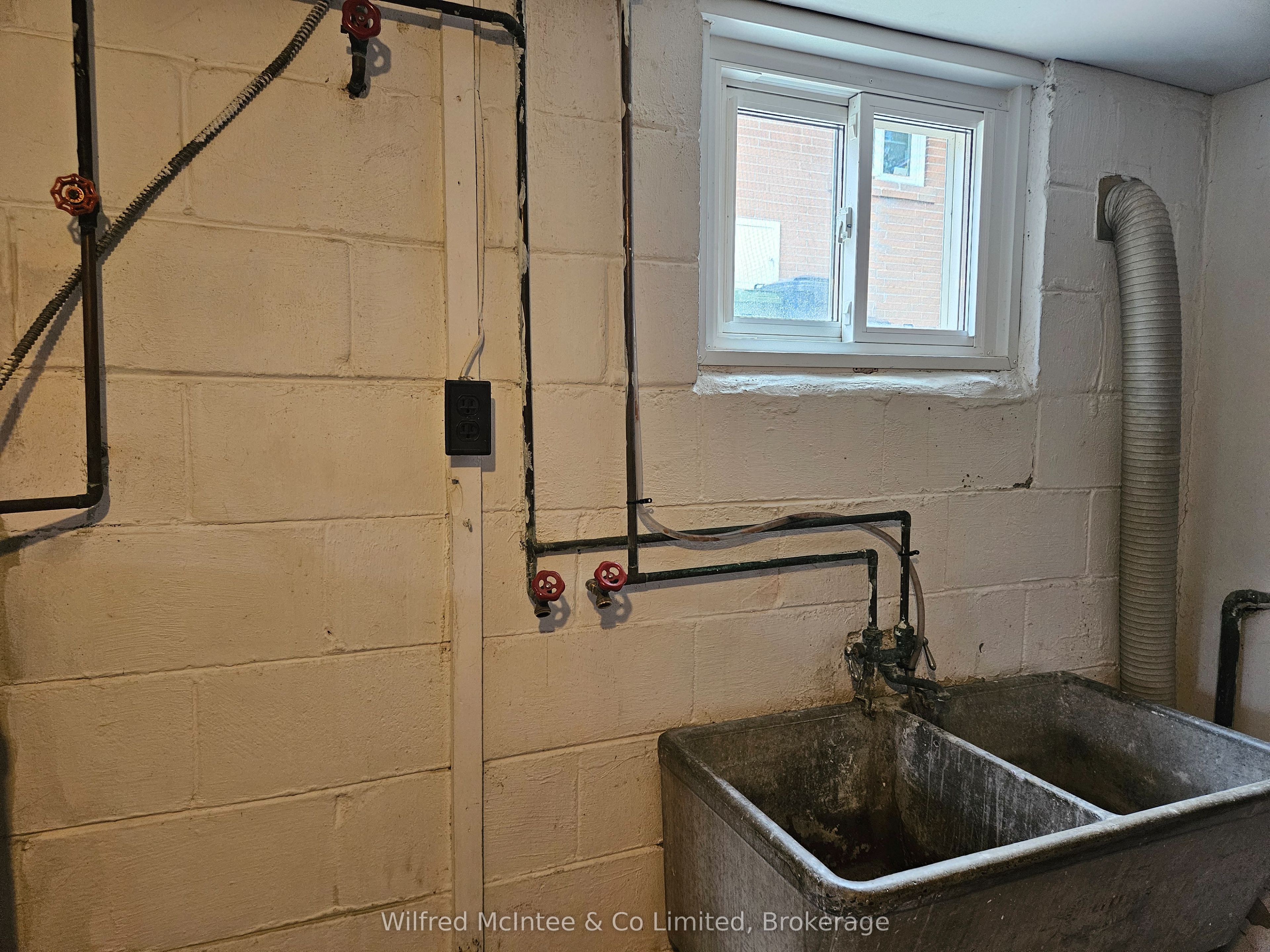 69 Haliburton Avenue Property Photo 32