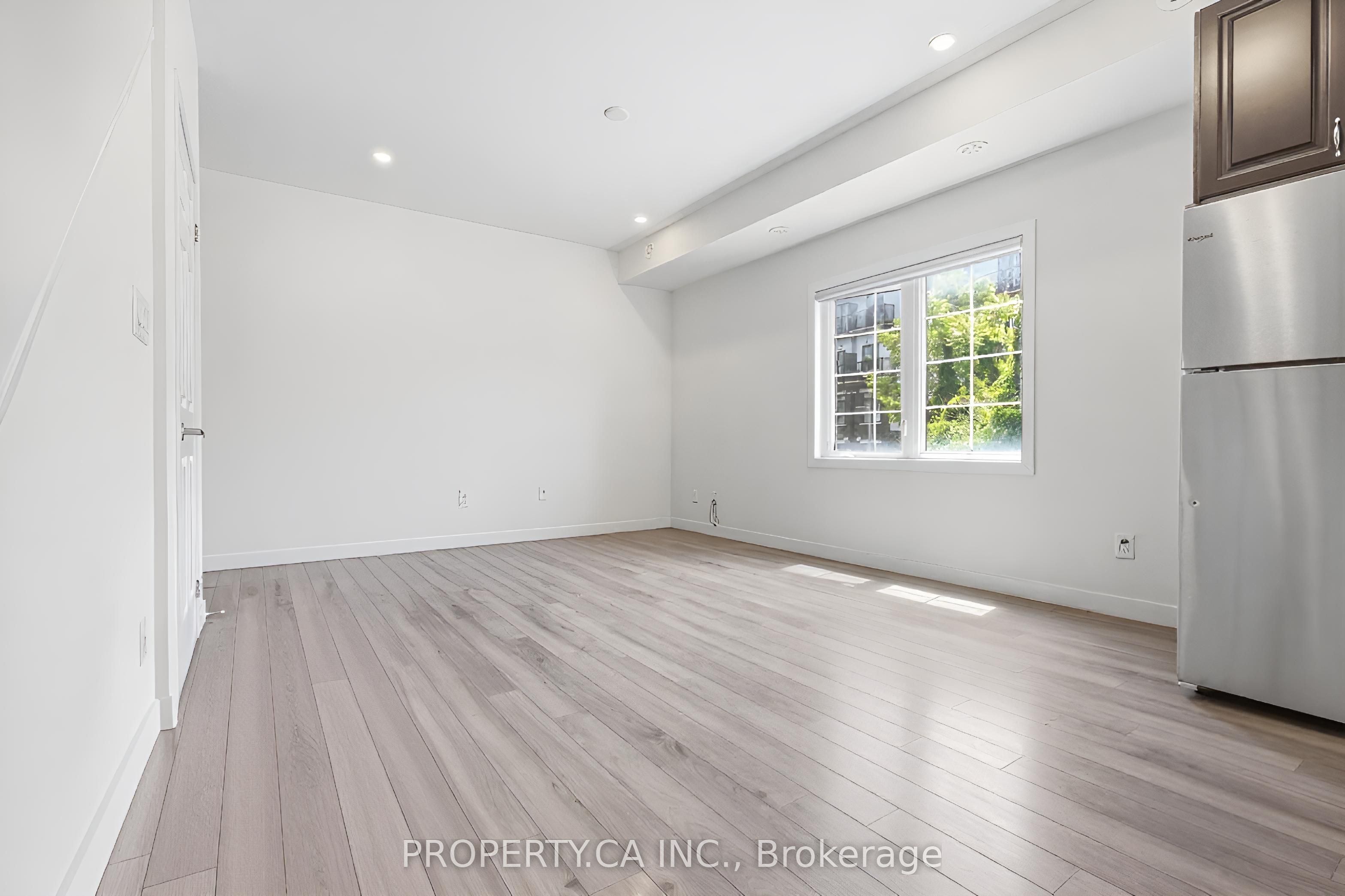 7 Forbes Avenue Property Photo 8