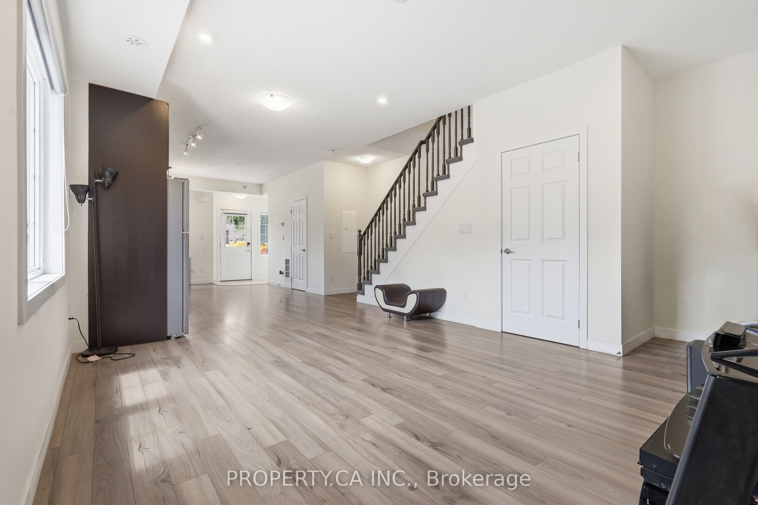7 Forbes Avenue Property Photo 17