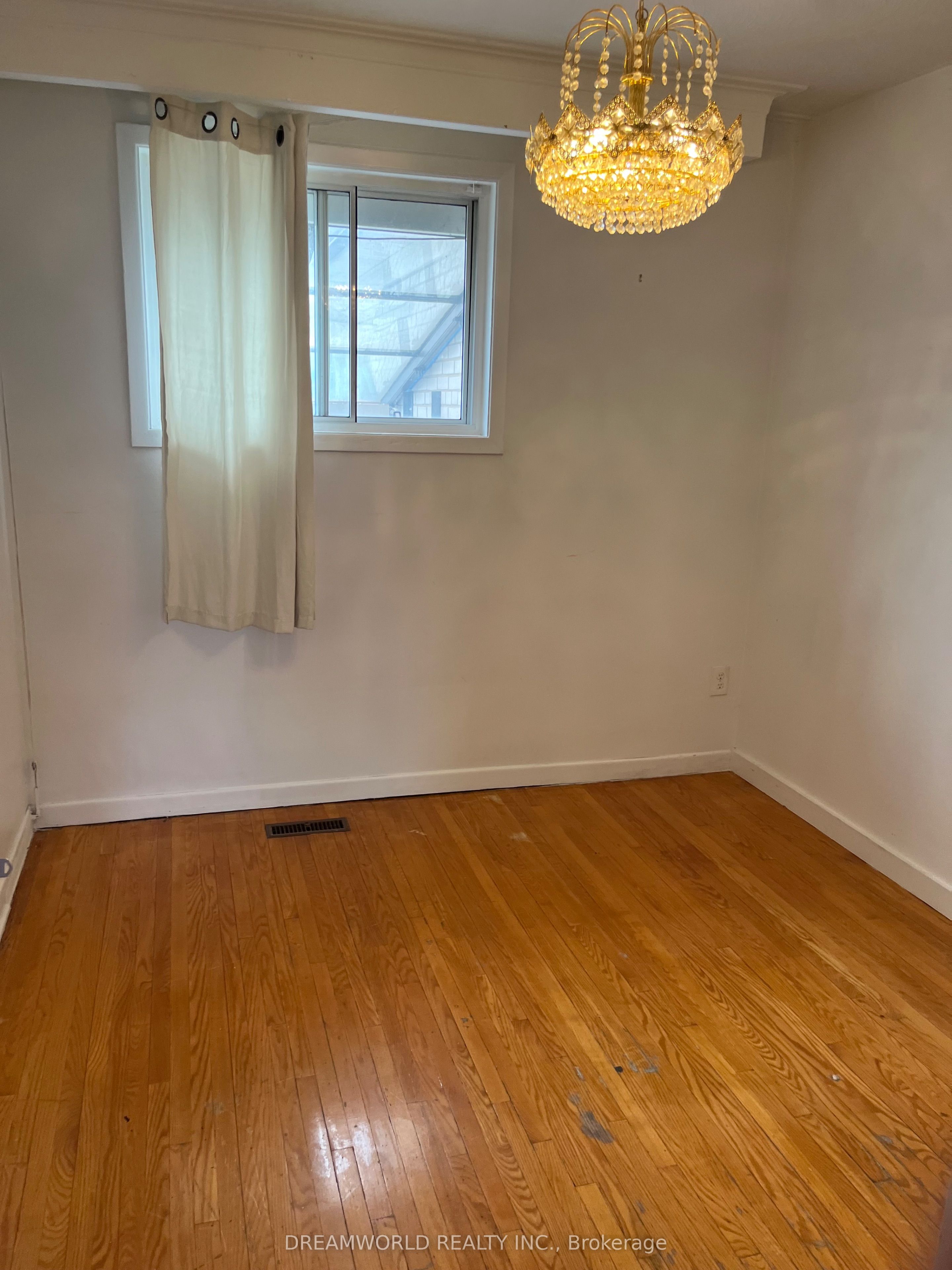14 Laskay Crescent Property Photo 8