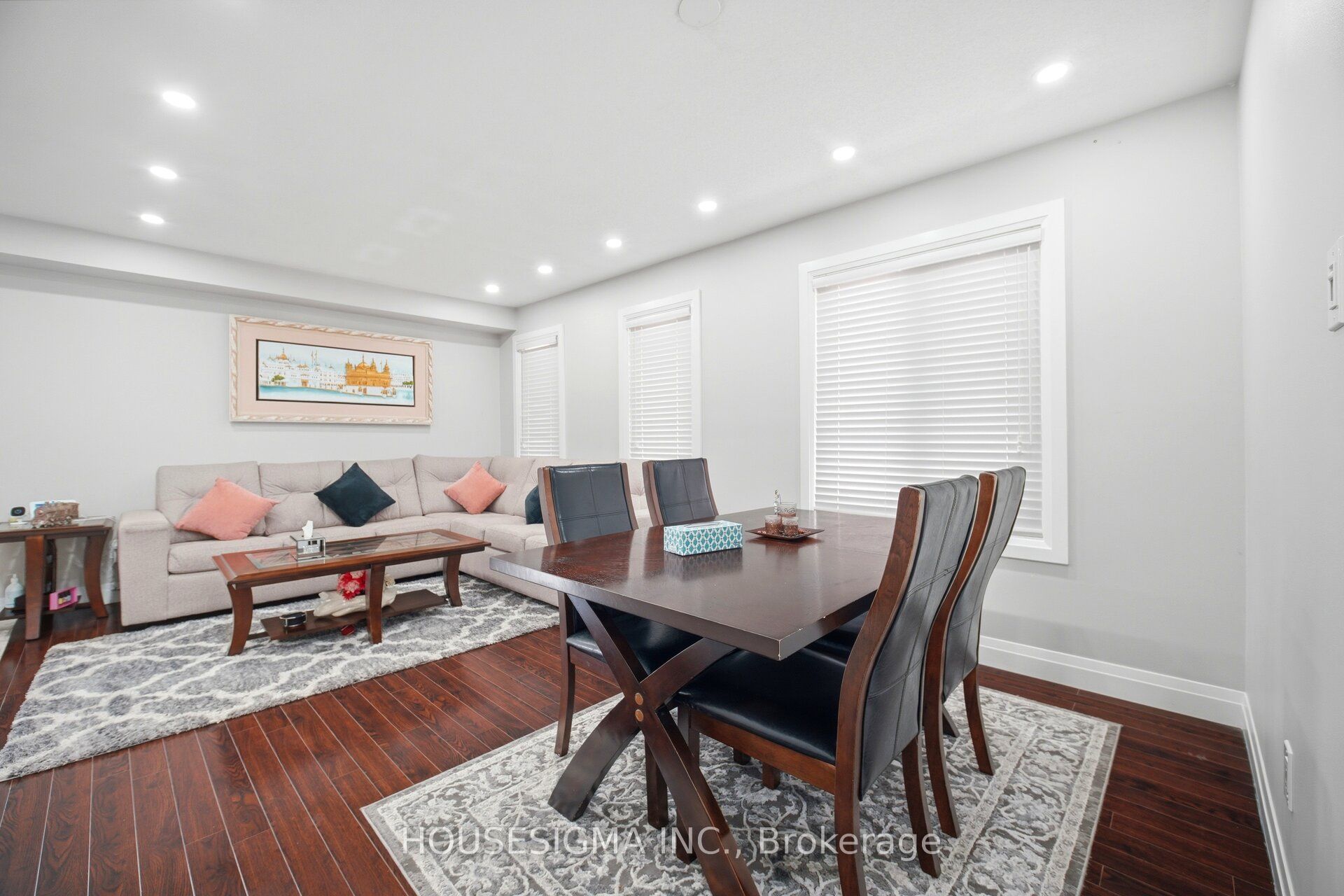 62 Ravenscliffe Court Property Photo 8