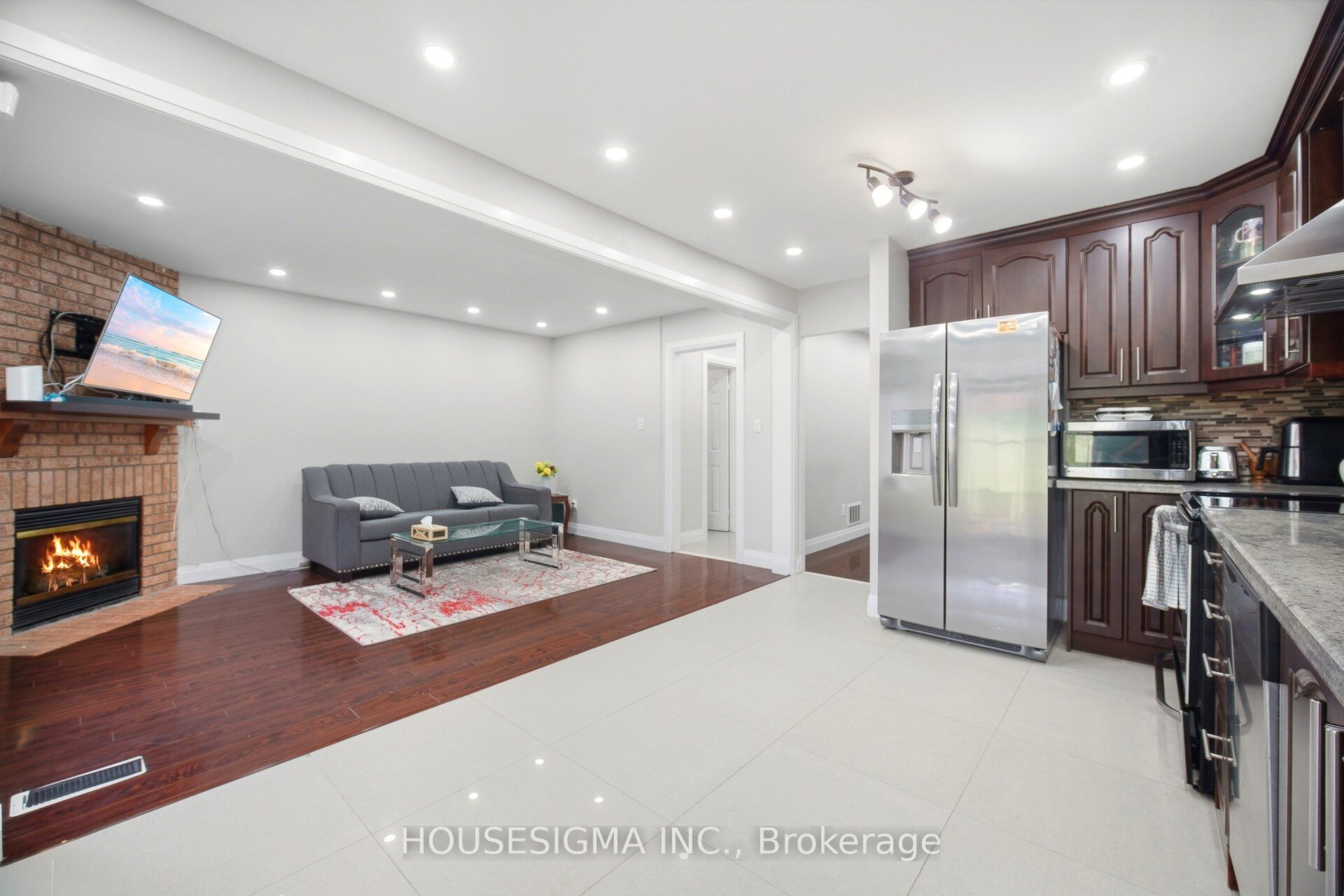 62 Ravenscliffe Court Property Photo 11