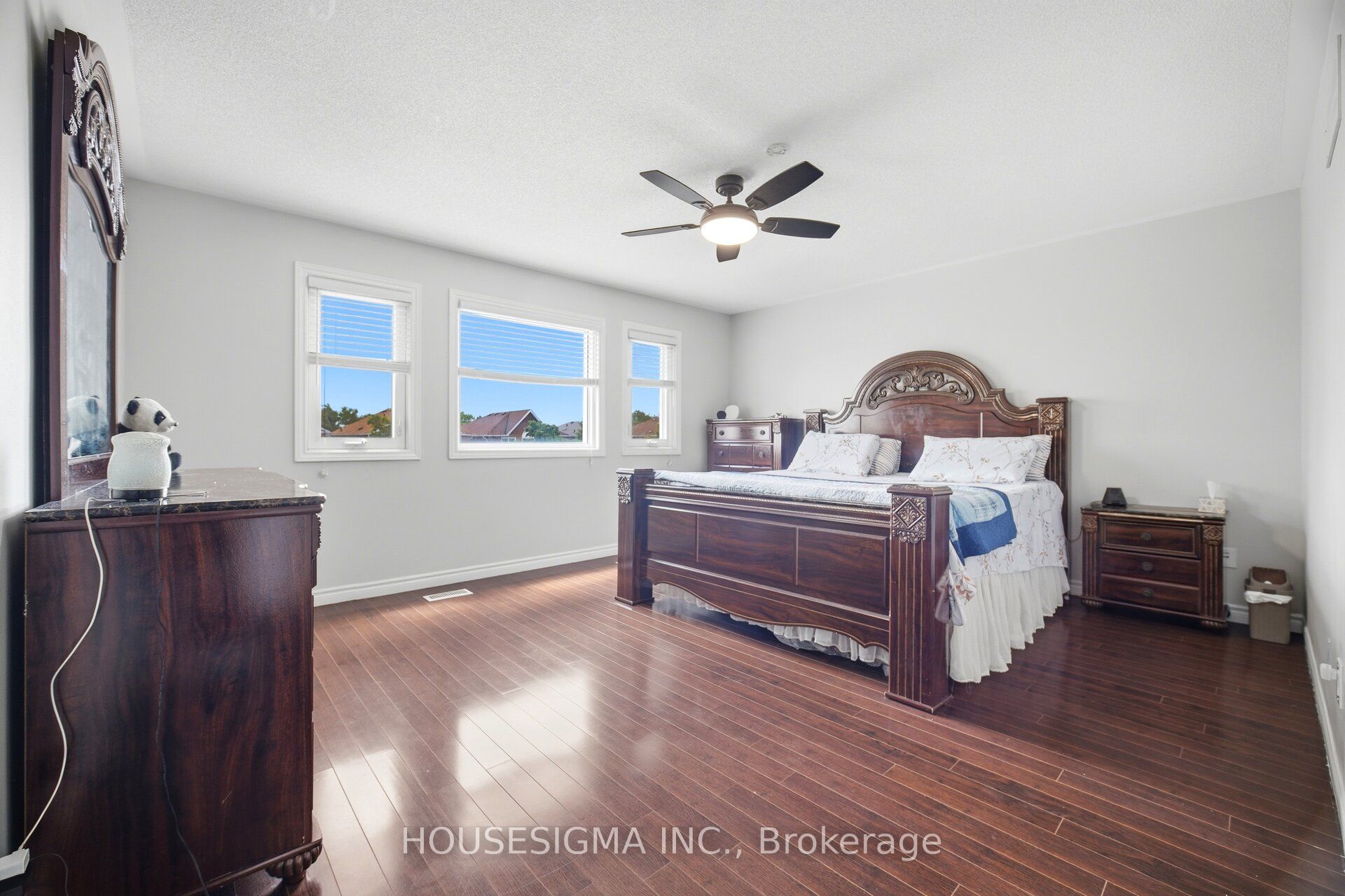 62 Ravenscliffe Court Property Photo 14