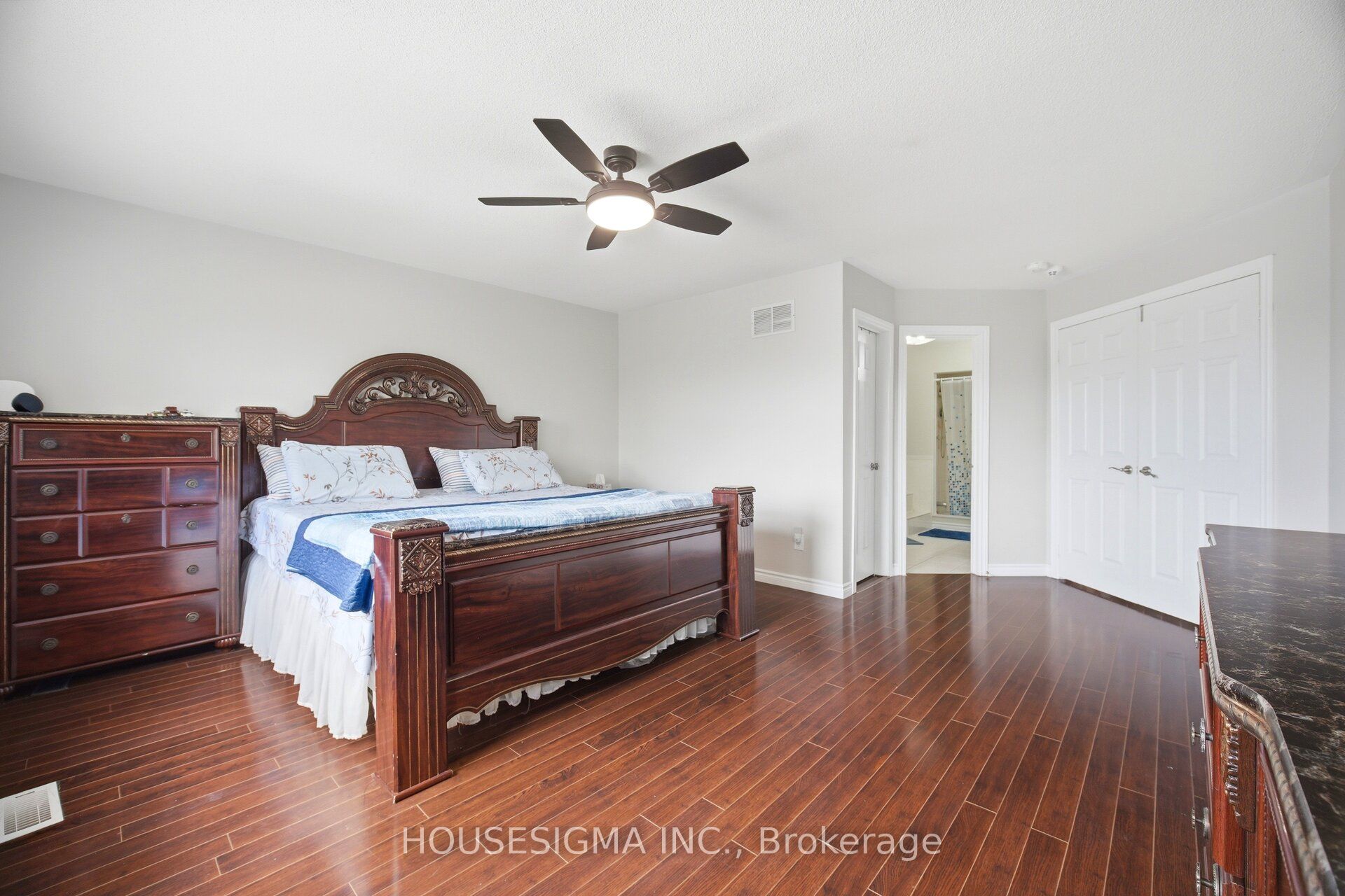 62 Ravenscliffe Court Property Photo 15