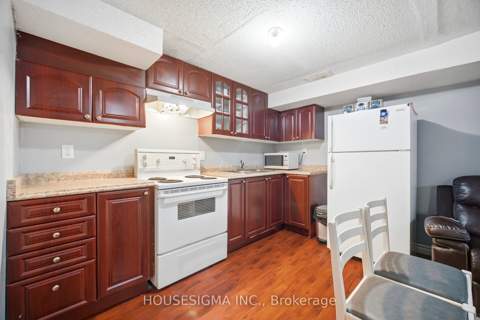 62 Ravenscliffe Court Property Photo 21